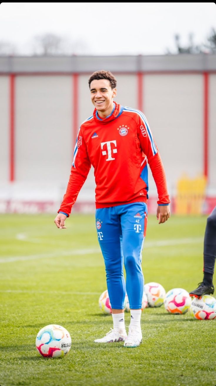 Jamal Musiala Wallpaper FC Bayern Training