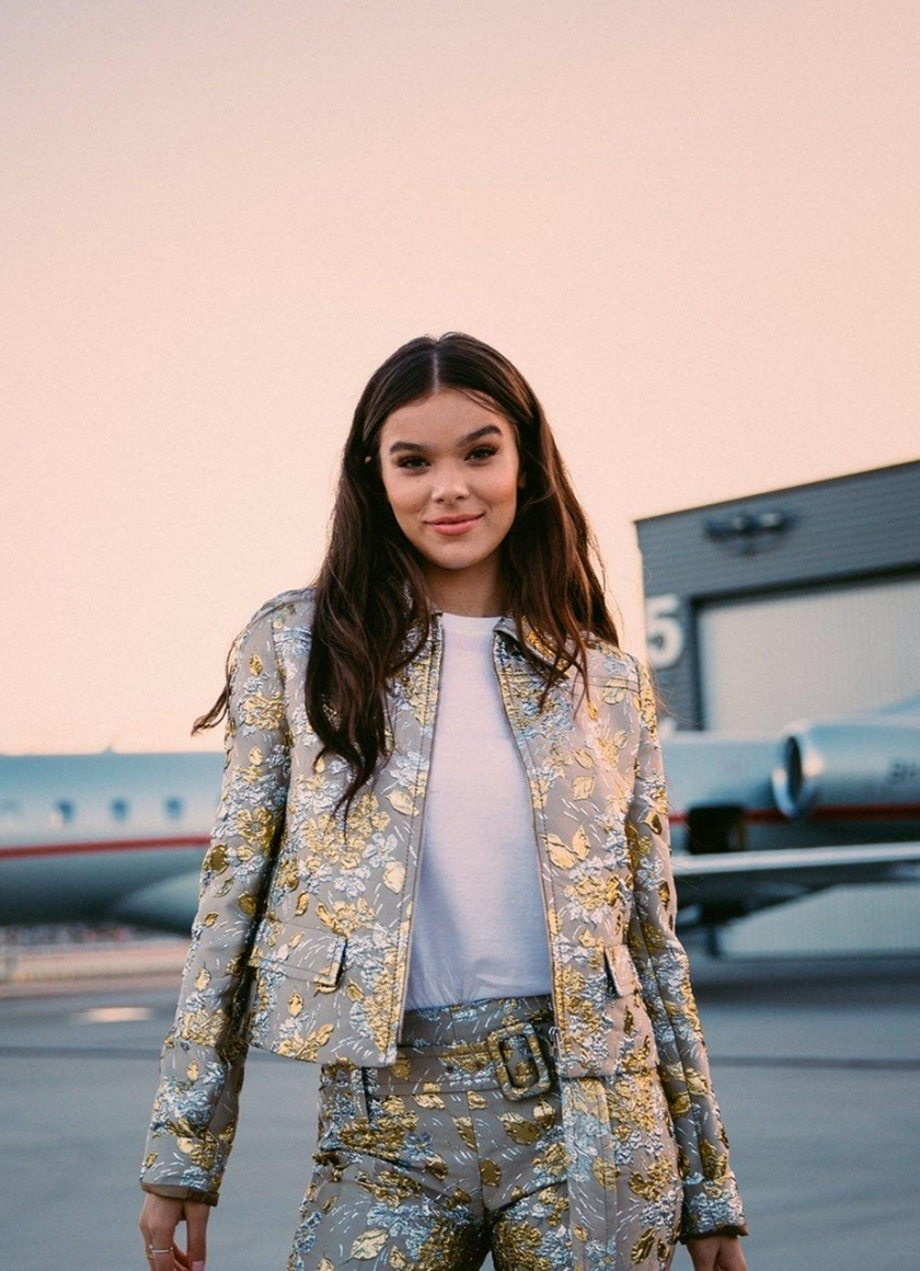 Download wallpaper 840x1160 smile