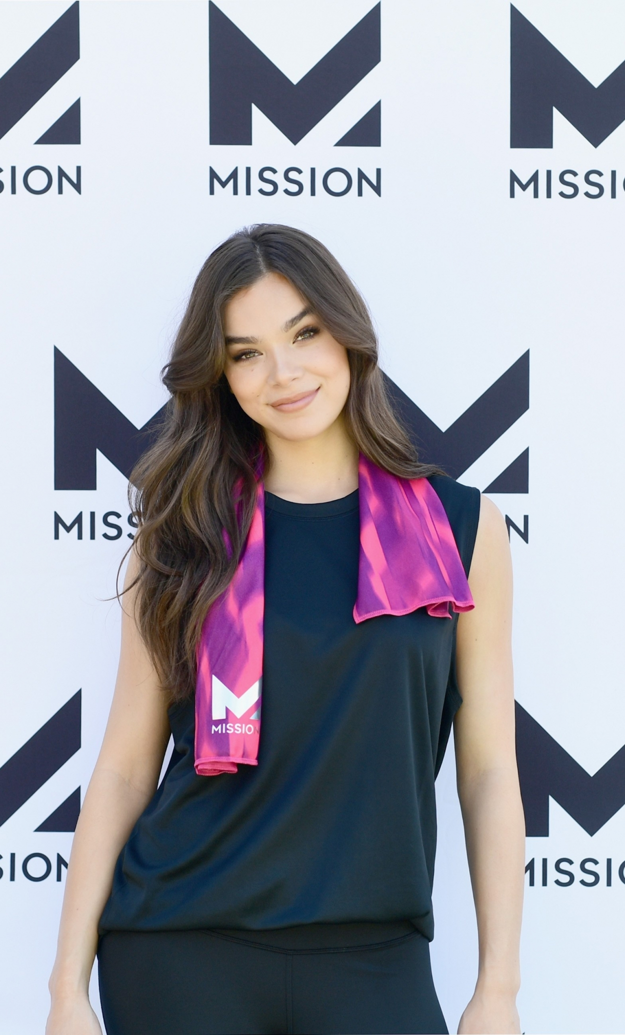 Download wallpaper 1280x2120 smile