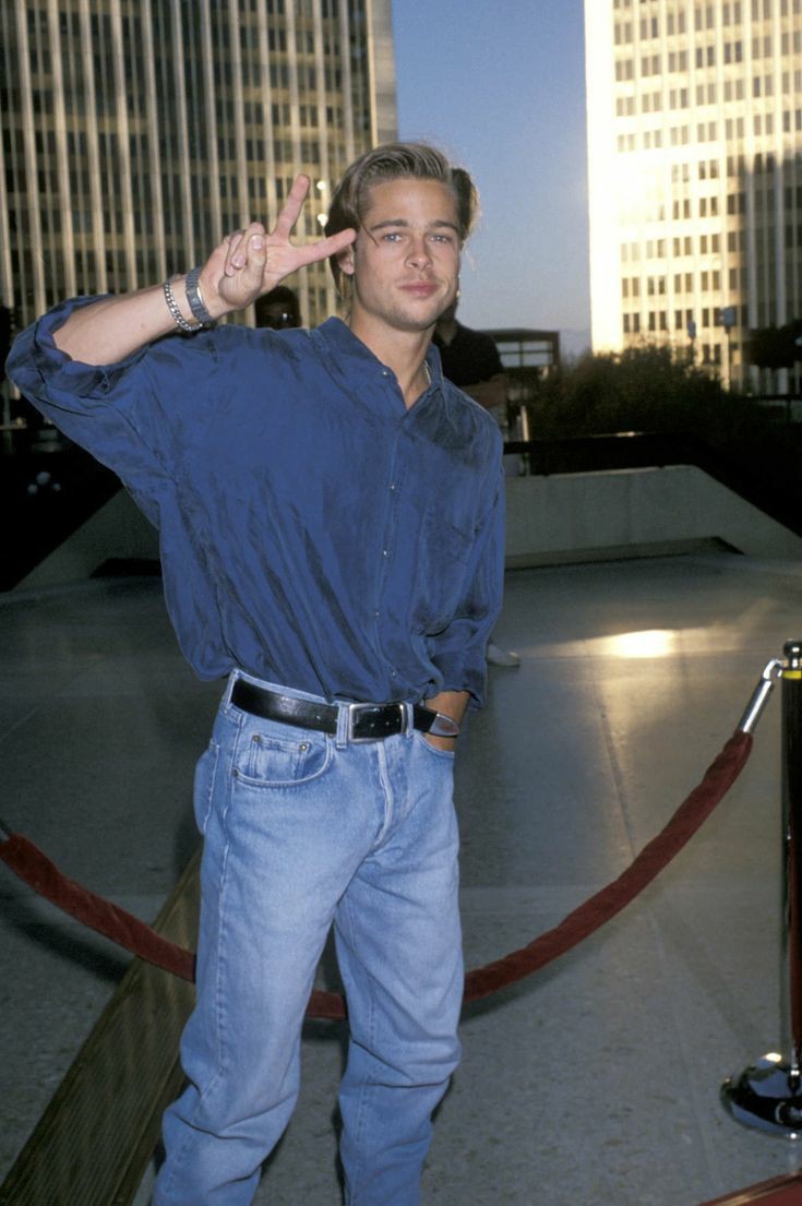 90's Brad Pitt Lockscreens Like Reblog