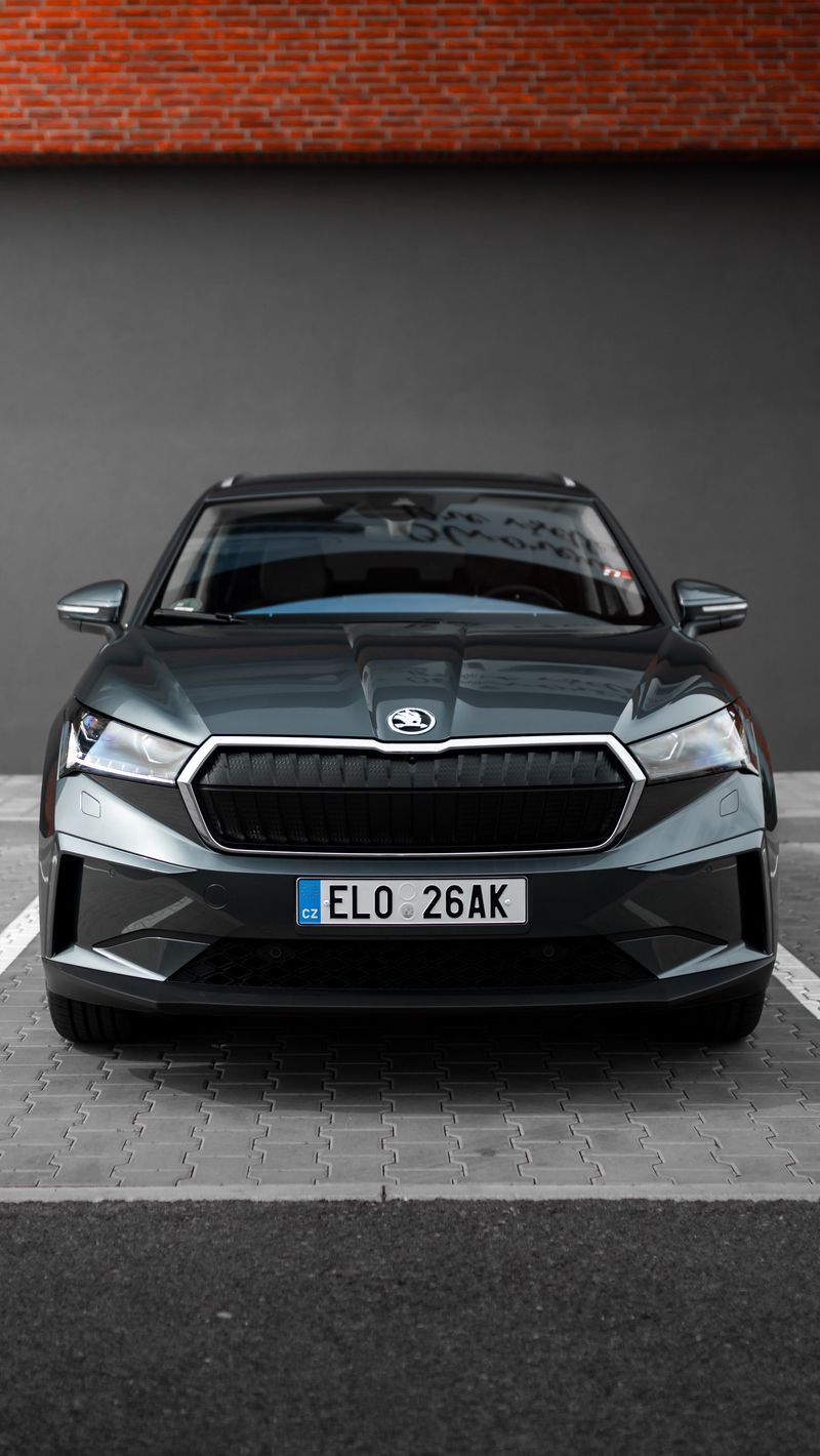 Download wallpaper 800x1420 skoda enyaq