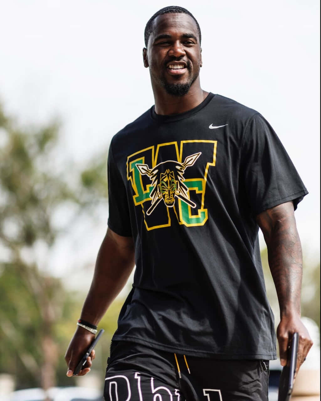 Download Lavonte David Smiling Outdoors