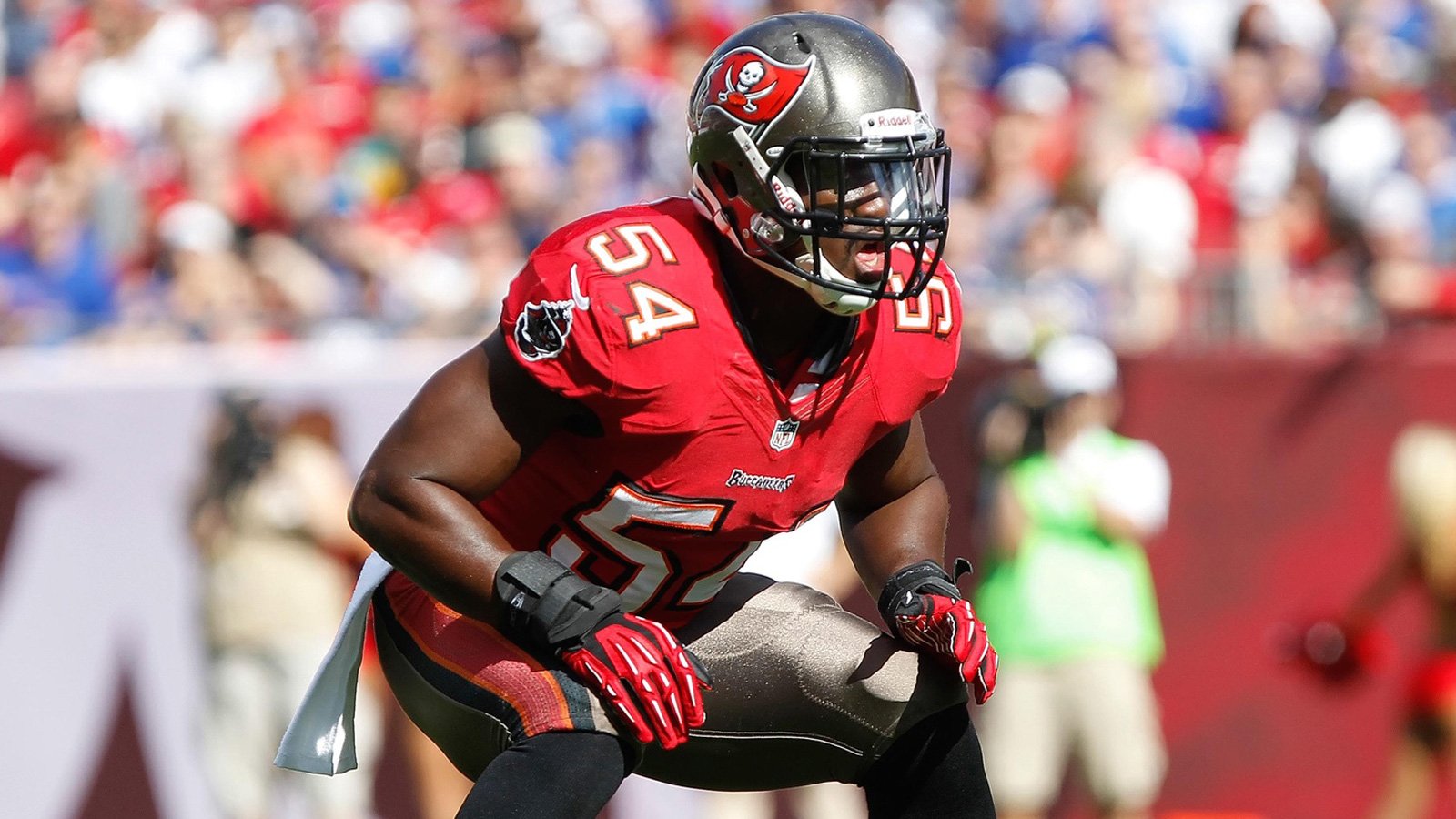 Noah Spence joins Lavonte David