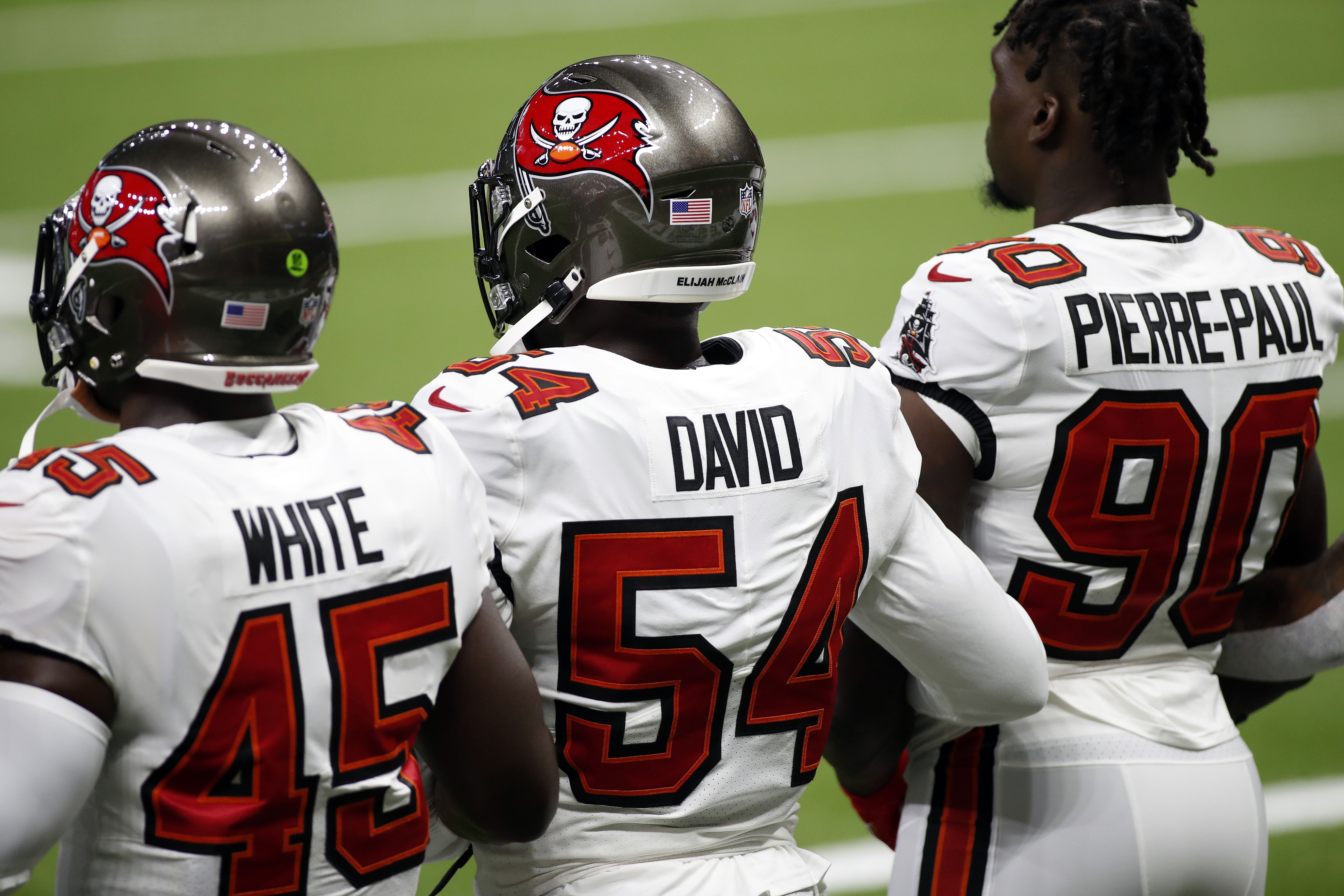 Bucs linebackers Lavonte David, Devin