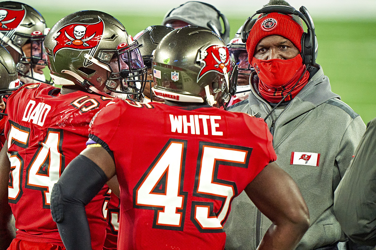 Lavonte David, Devin White show why