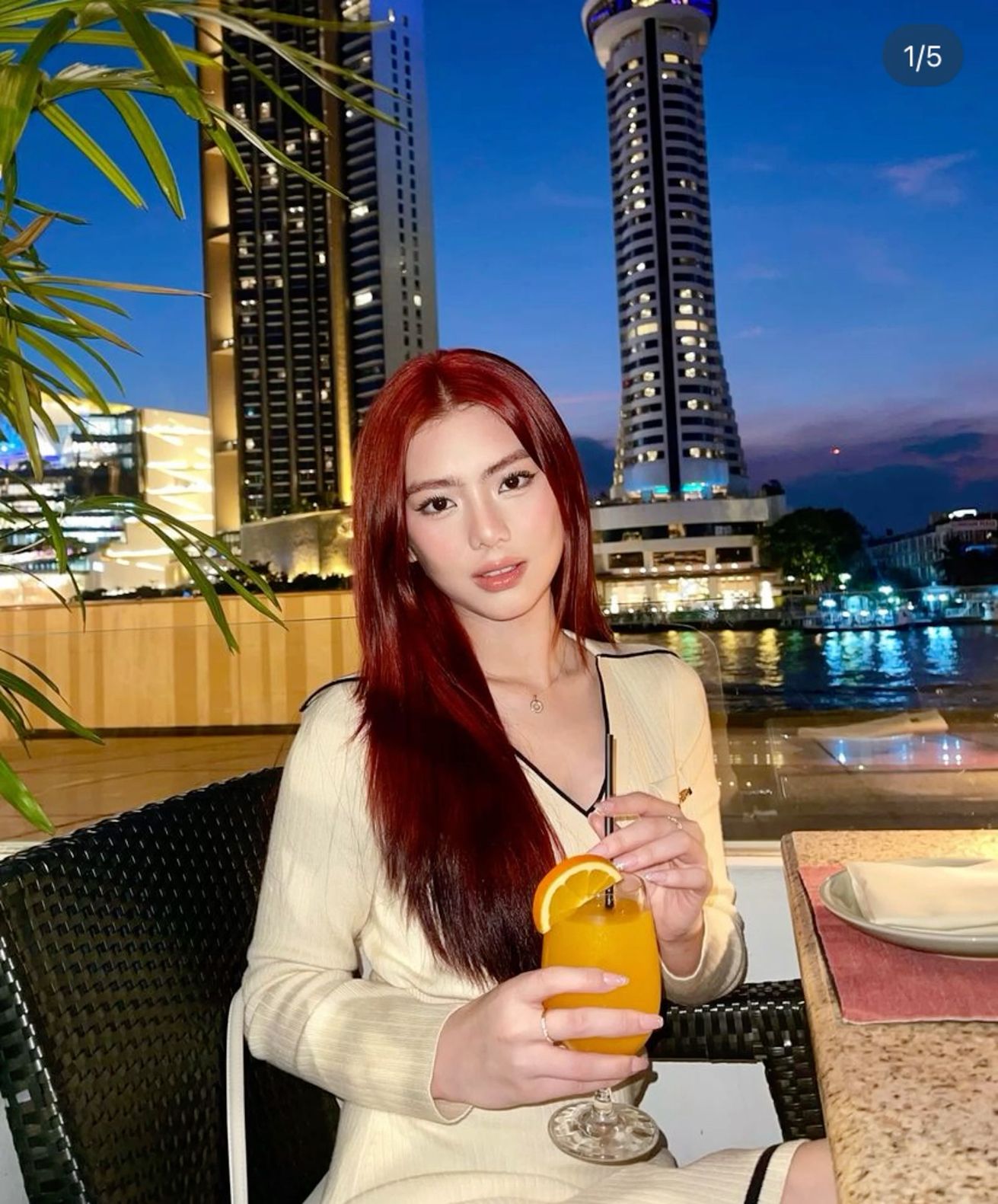 Mikha Lim. Pretty selfies, Don