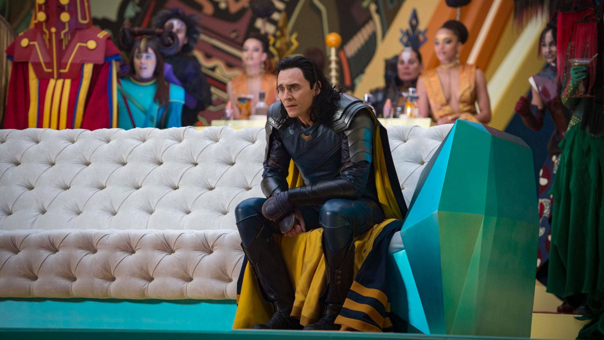 Download Loki Thor Ragnarok Wallpaper