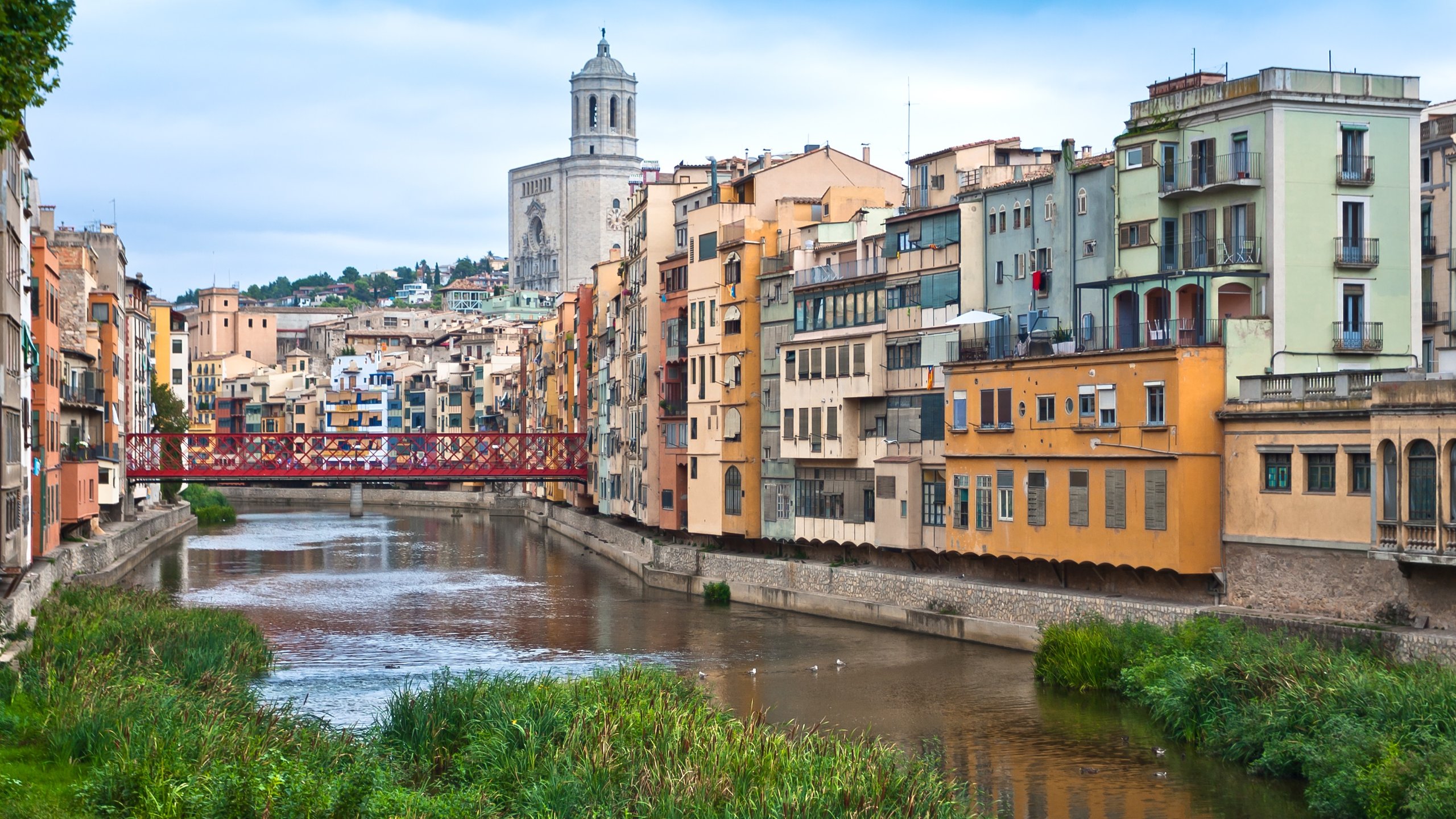 Travel Guide for Girona, Catalonia