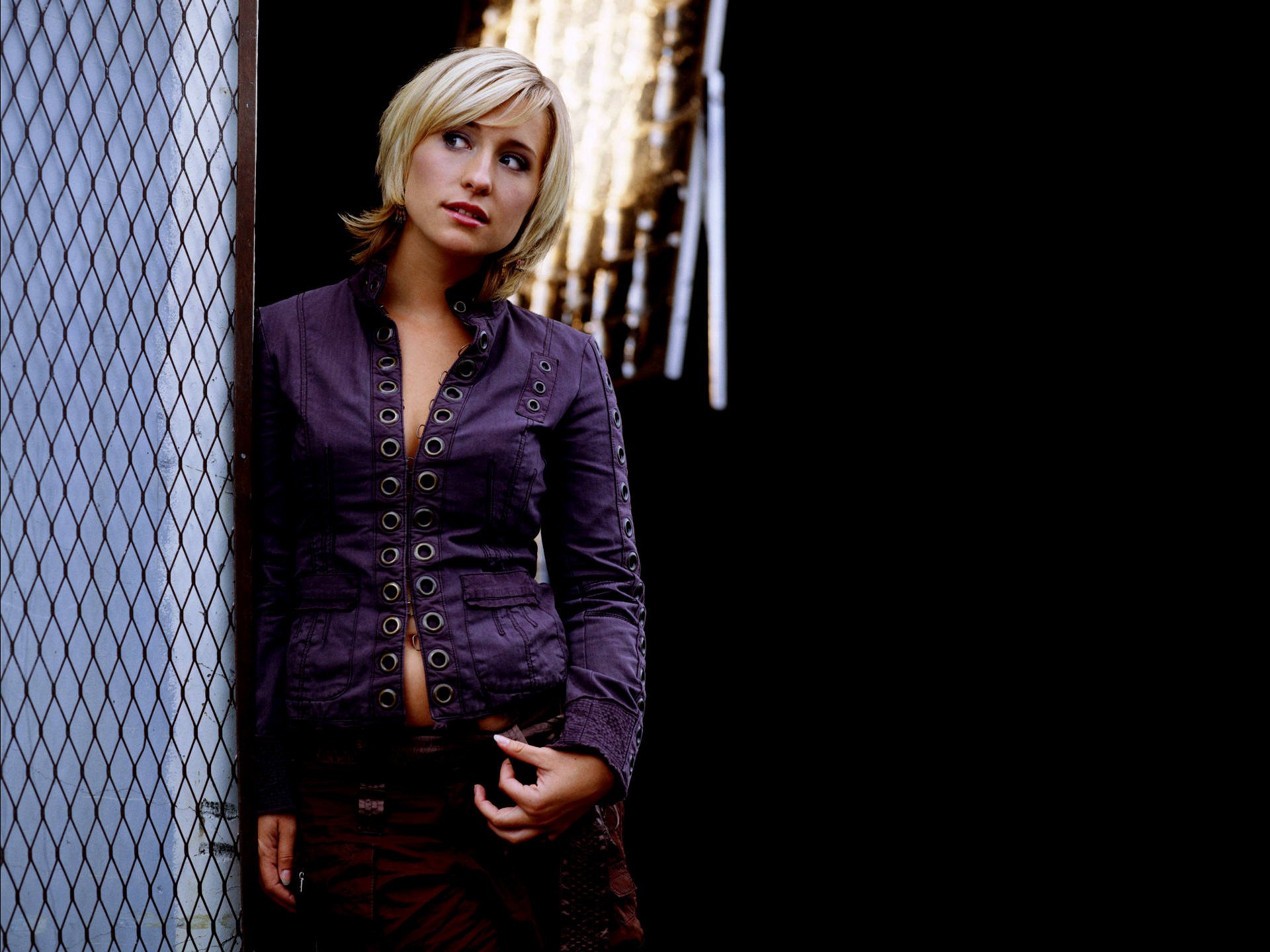 Celebrity Allison Mack HD Wallpaper