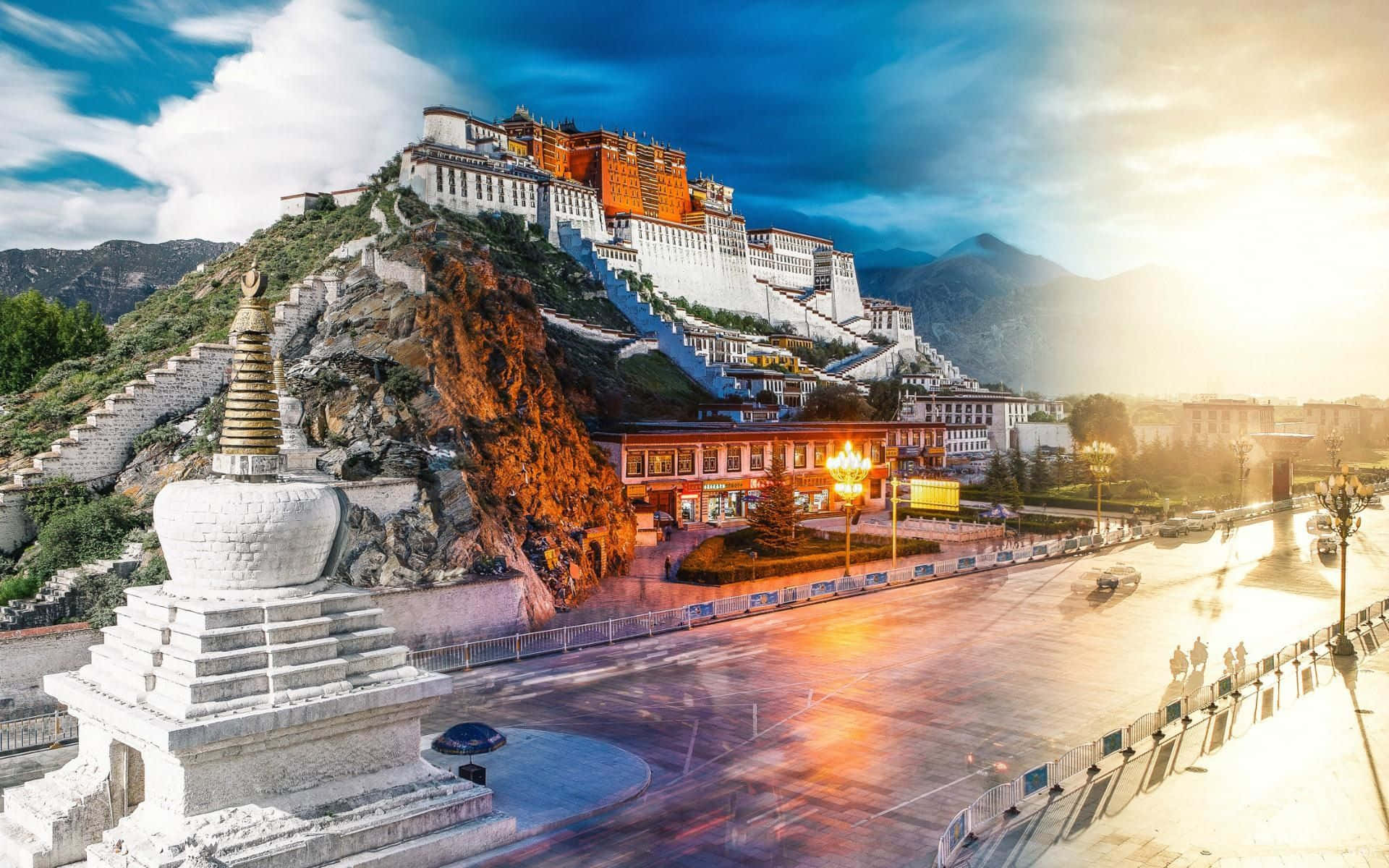 Potala Palace In Lhasa Wallpaper