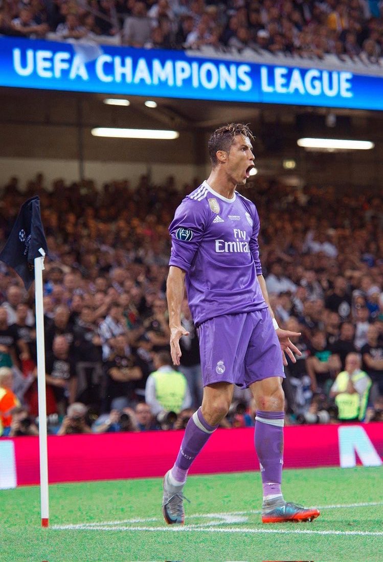 Noodle hair Cristiano Ronaldo