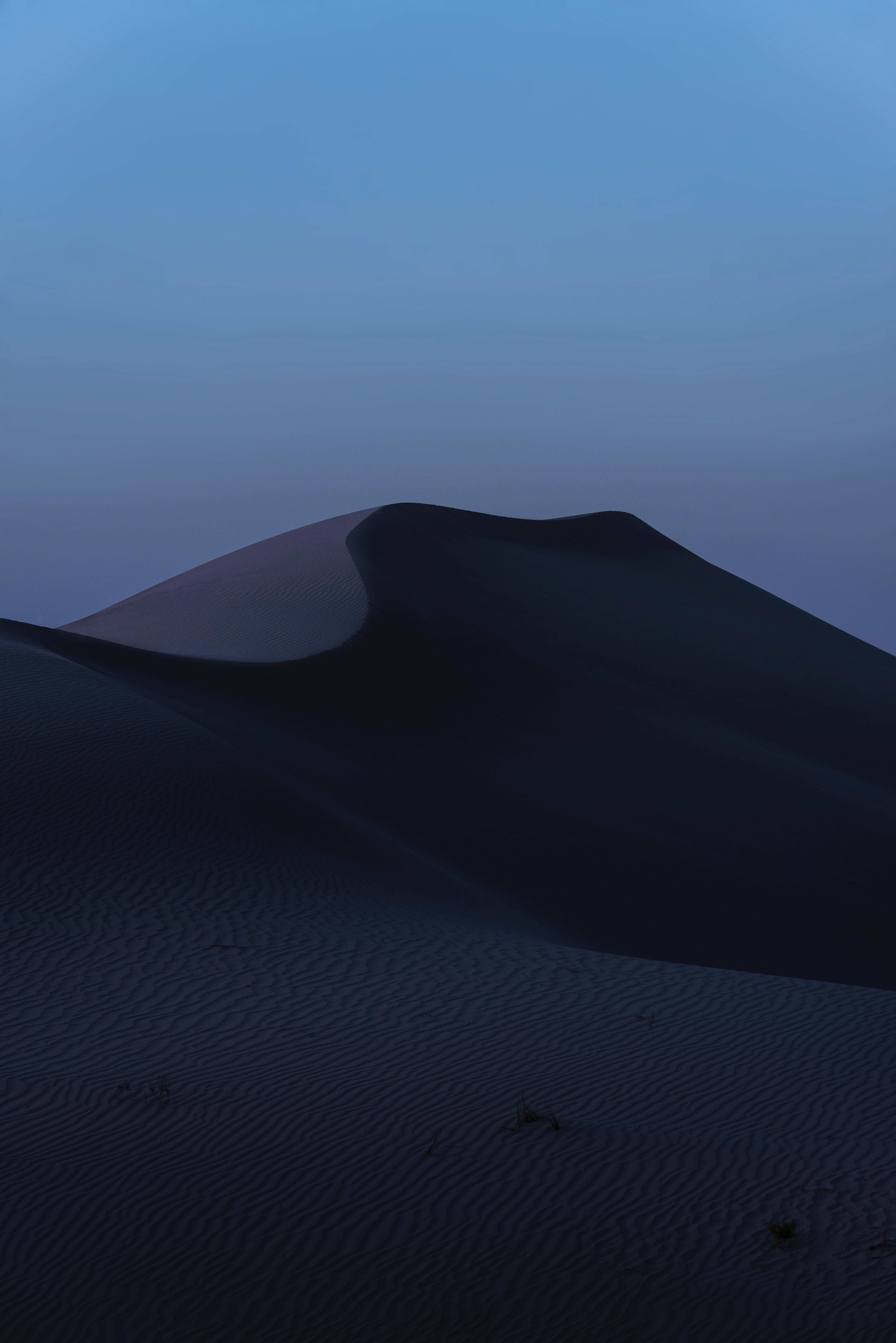 Download 4K Ultra HD Phone Desert Night