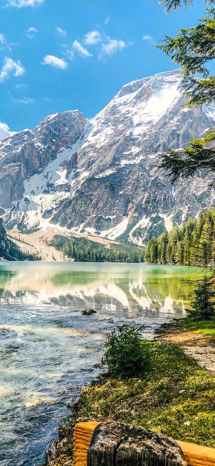 Mountain Wallpaper Background for iPhone