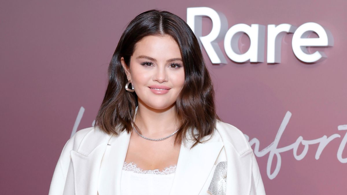 Selena Gomez Went Back to Her Signature