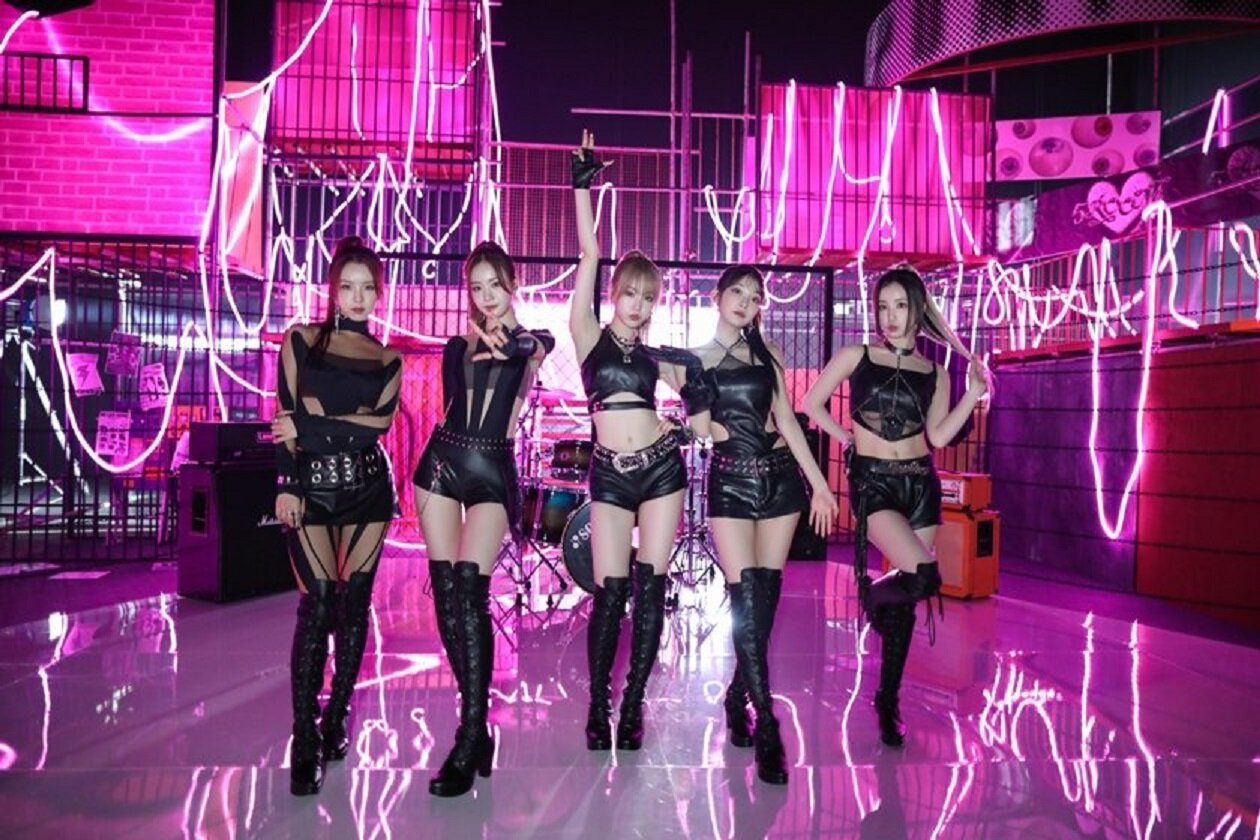 WOOAH 'POM POM POM' MV shoot