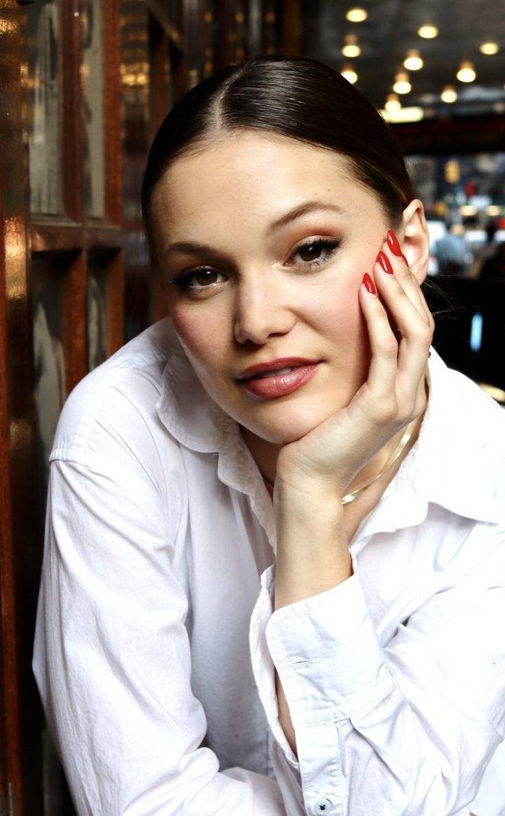 Pretty Olivia Holt, 2023, 950x1534