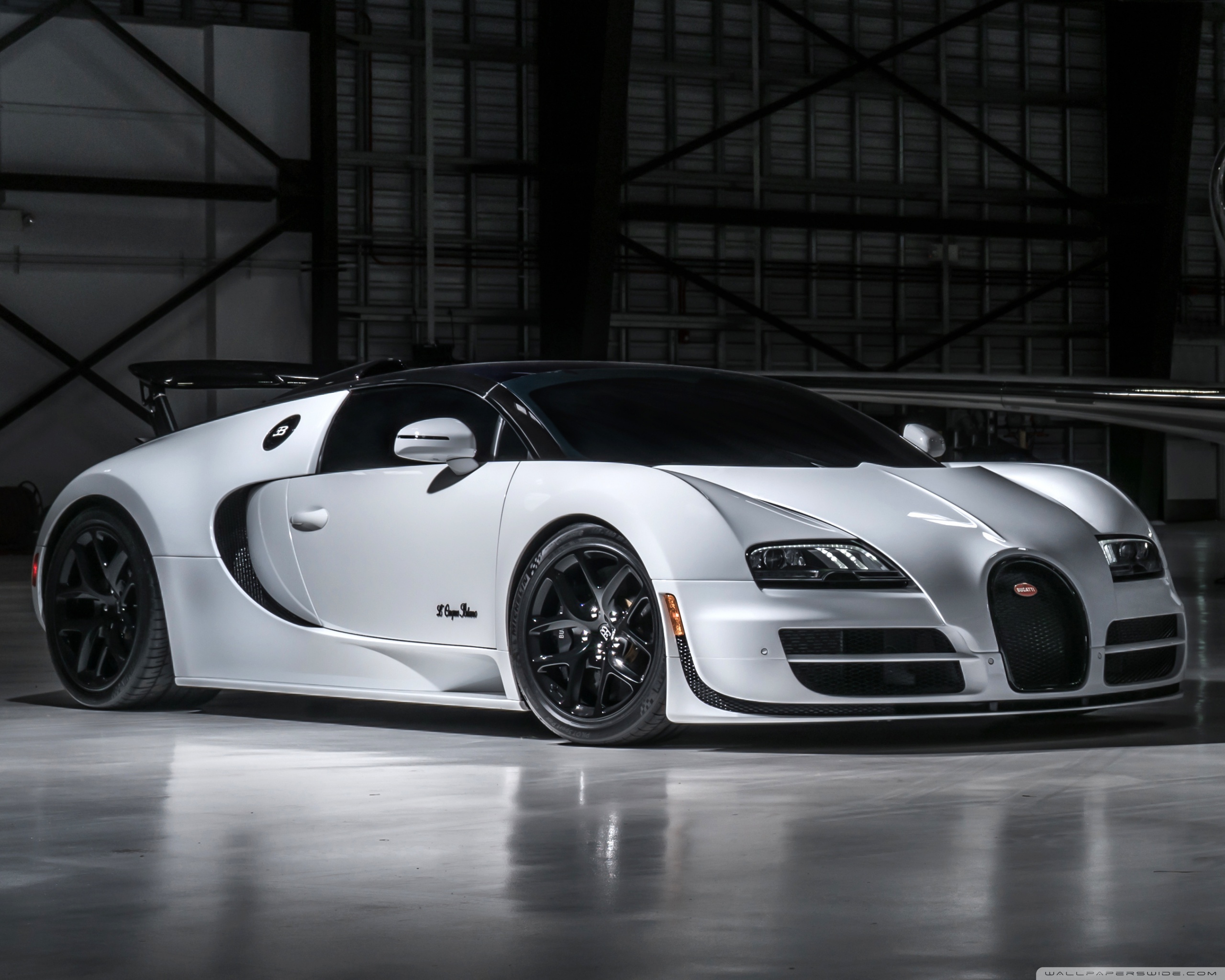 Luxury Lifestyle Ultra HD Desktop