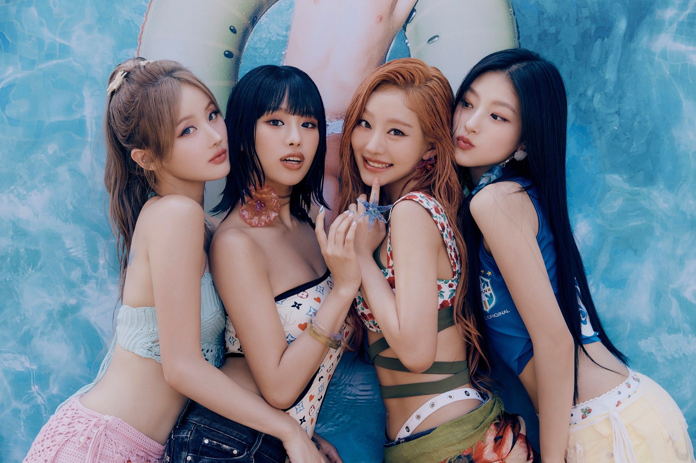 GIRLS #StickyOUTNOW #Sticky #KISSOFLIFE