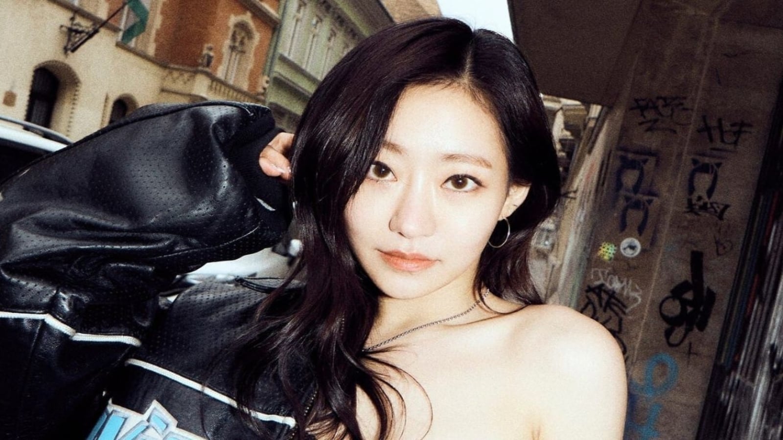 KISS OF LIFE's Julie apologizes