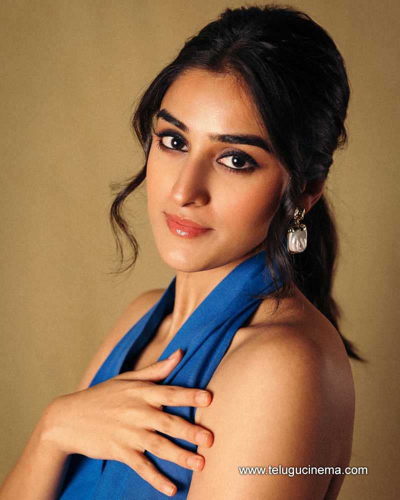 Sakshi Vaidya promoting Gandeevadhari