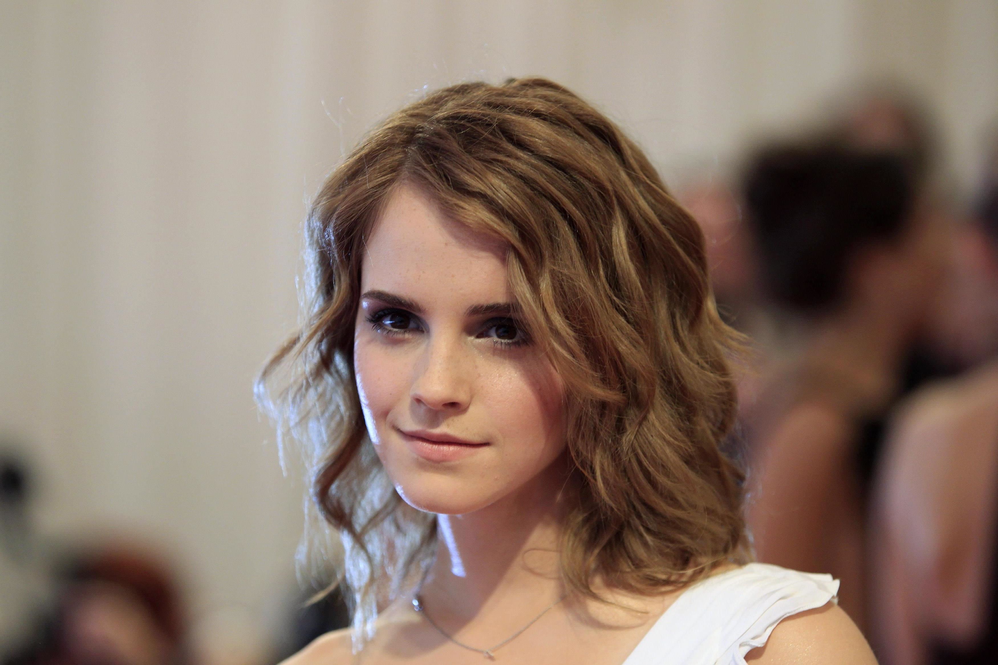 Emma Watson Cute Wallpaper, HD