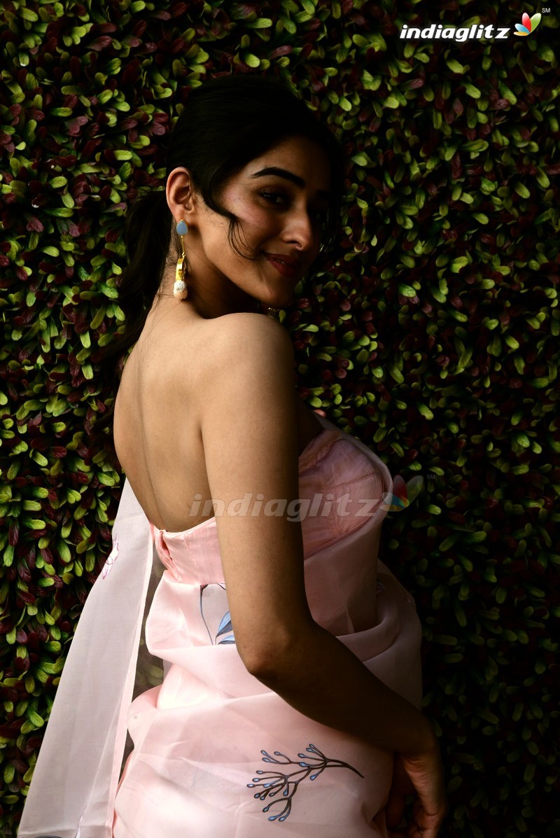 Sakshi Vaidya Photo Actress