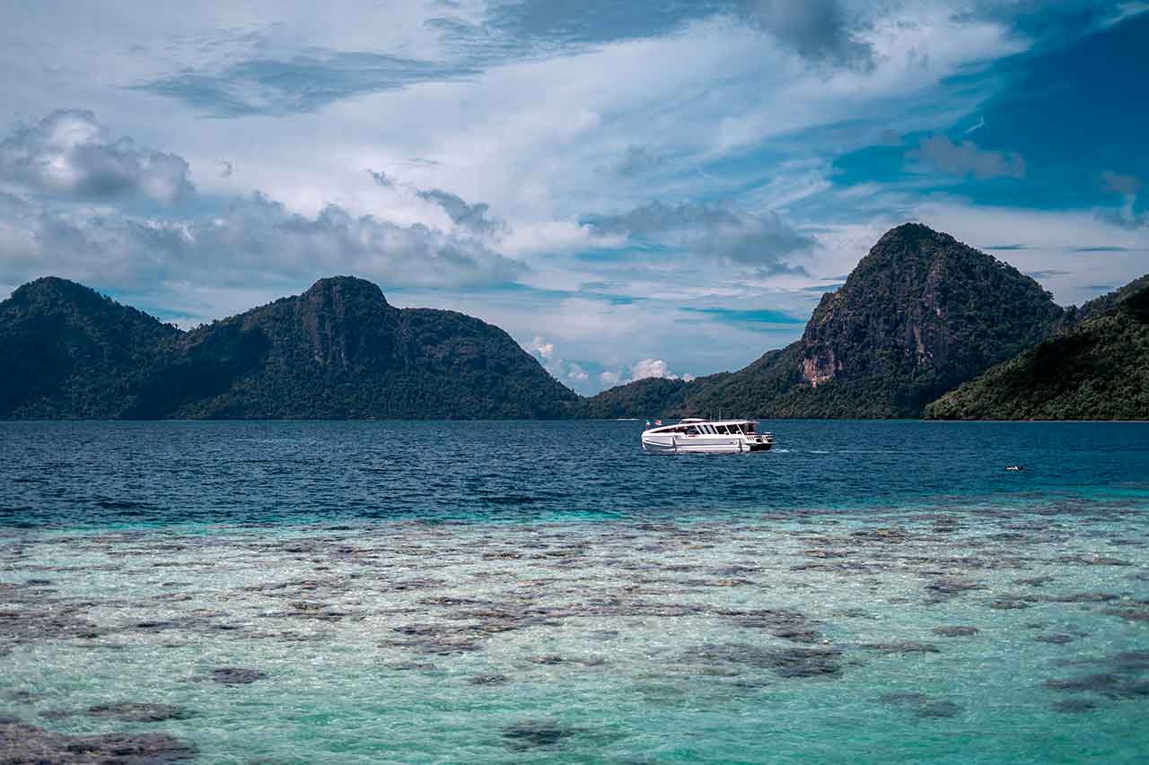 Travel to Islands of Semporna Sabah