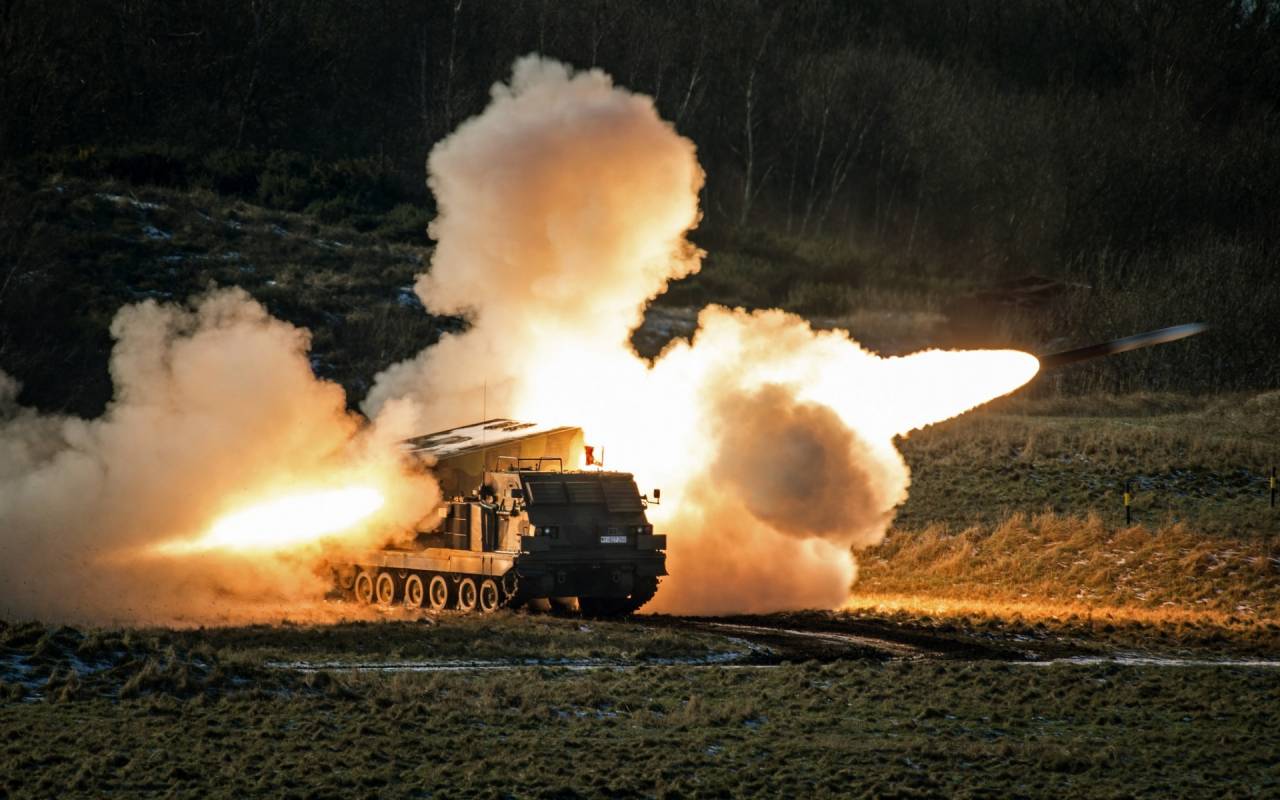 American Grad. MLRS M270 MLRS