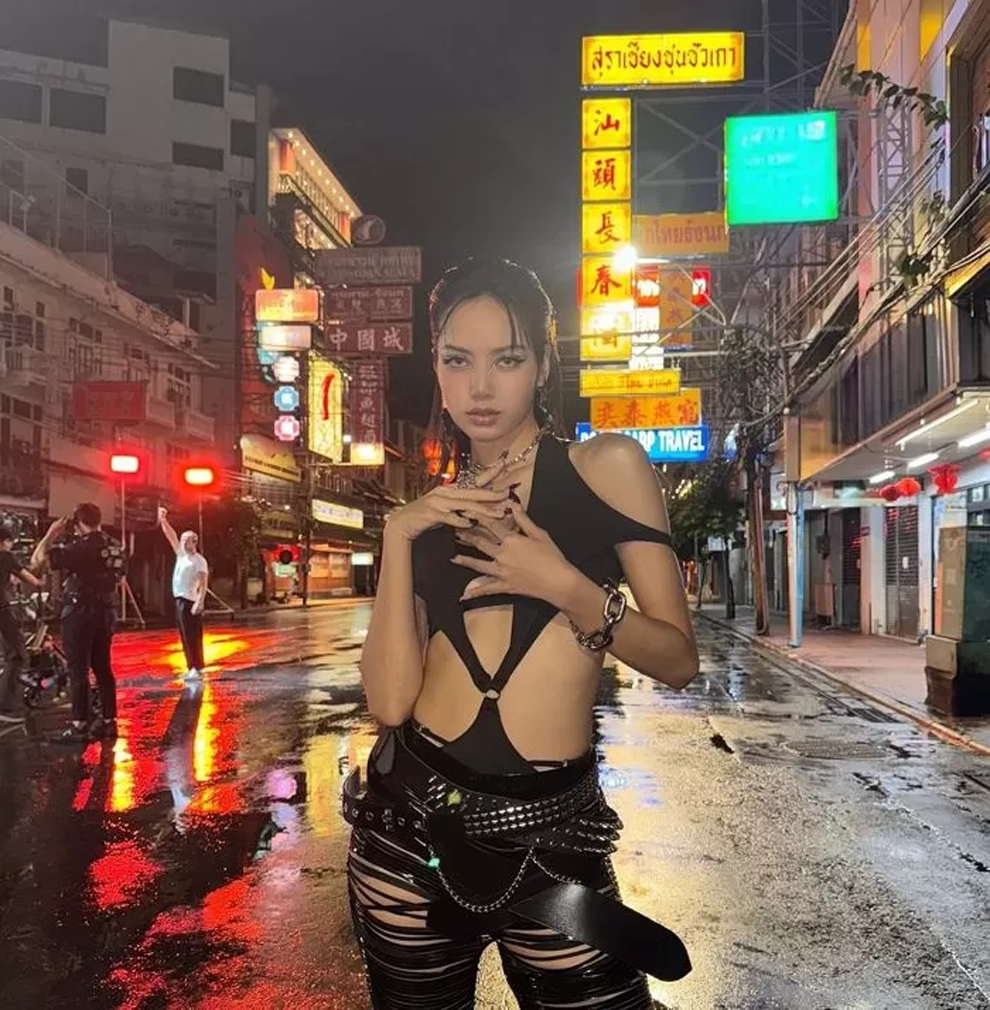 Lisa compensates shop owners