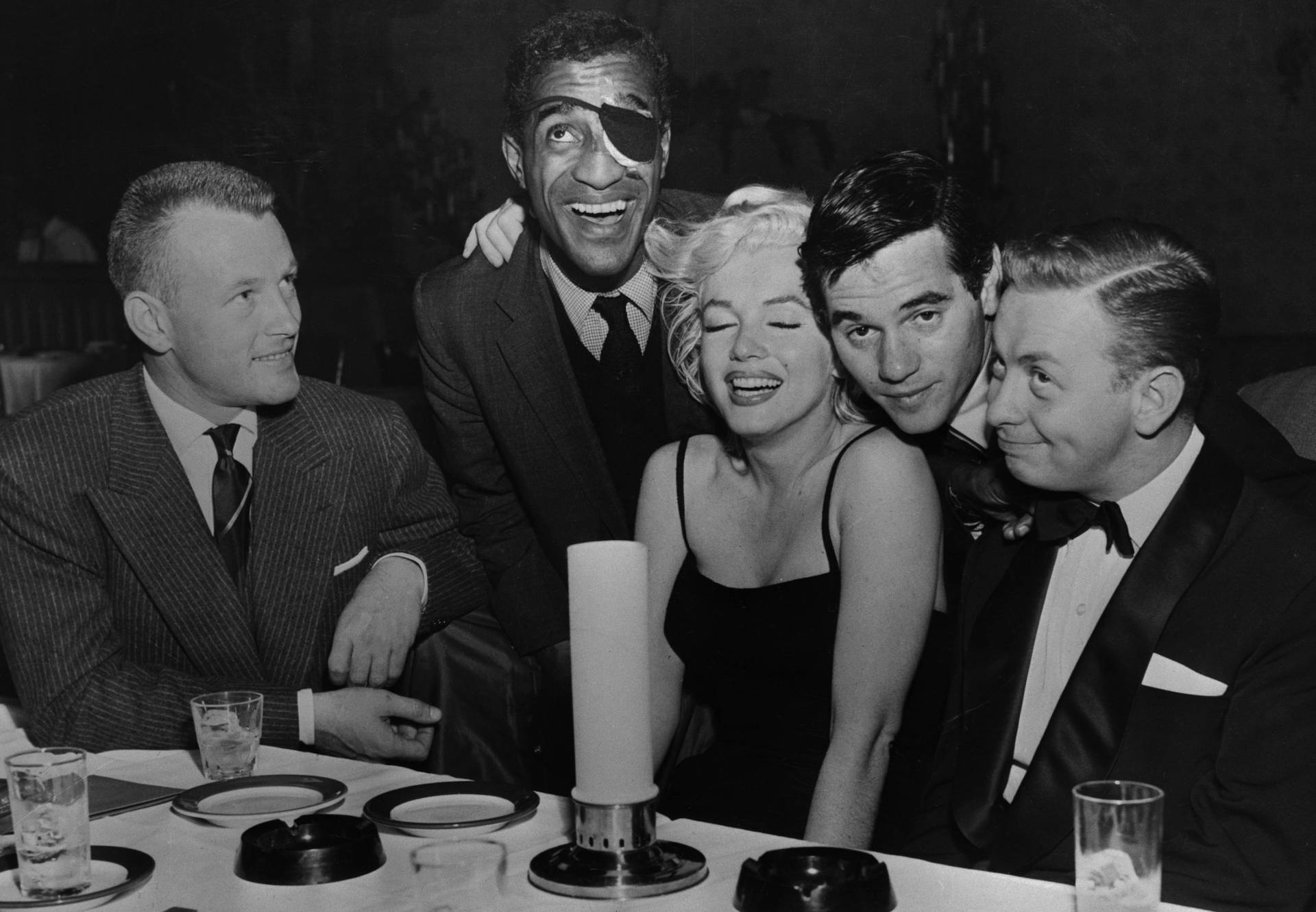 At Crescendo Night Club 1960 Wallpaper