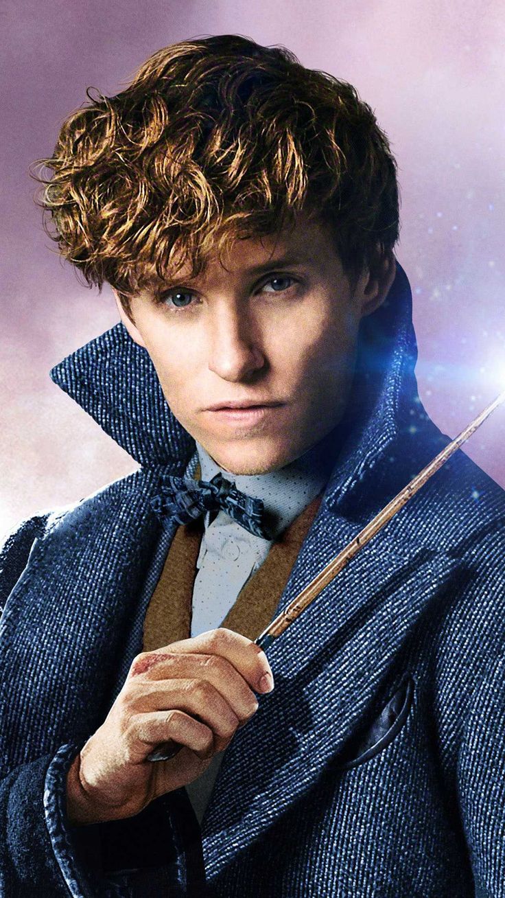 Newt Scamander Wallpaper