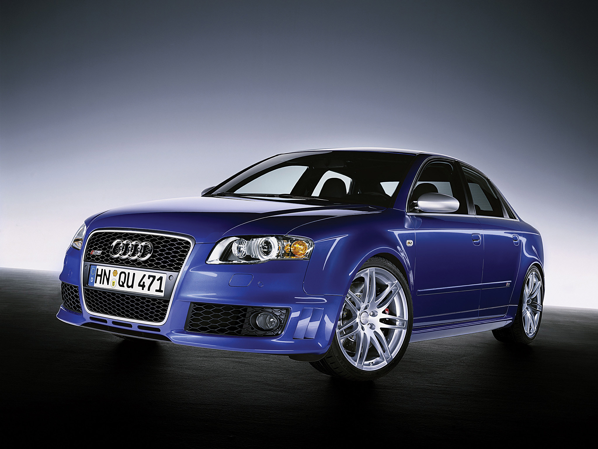 Download Audi Rs4 wallpaper