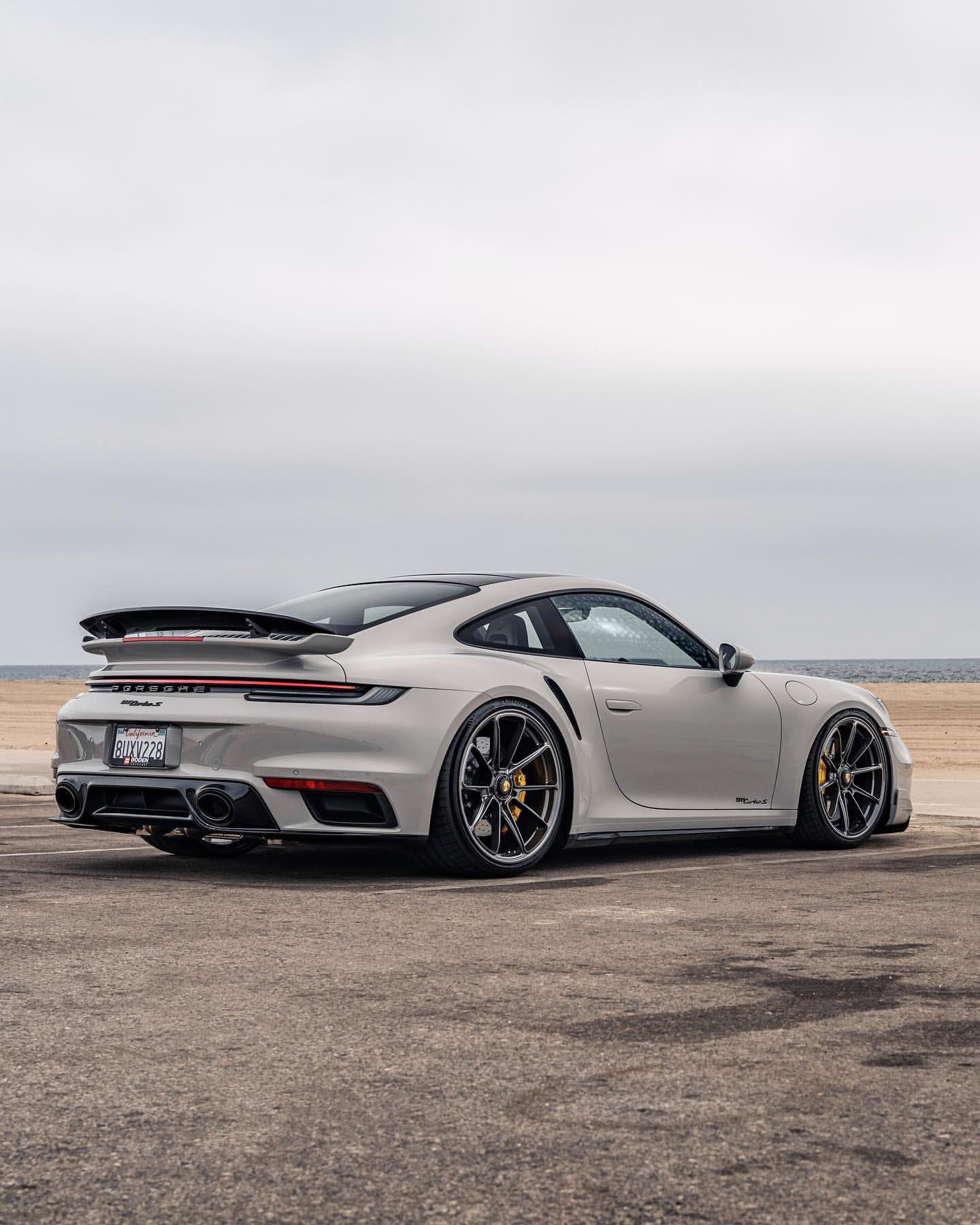 Porsche 911 Turbo S [1440x1800]