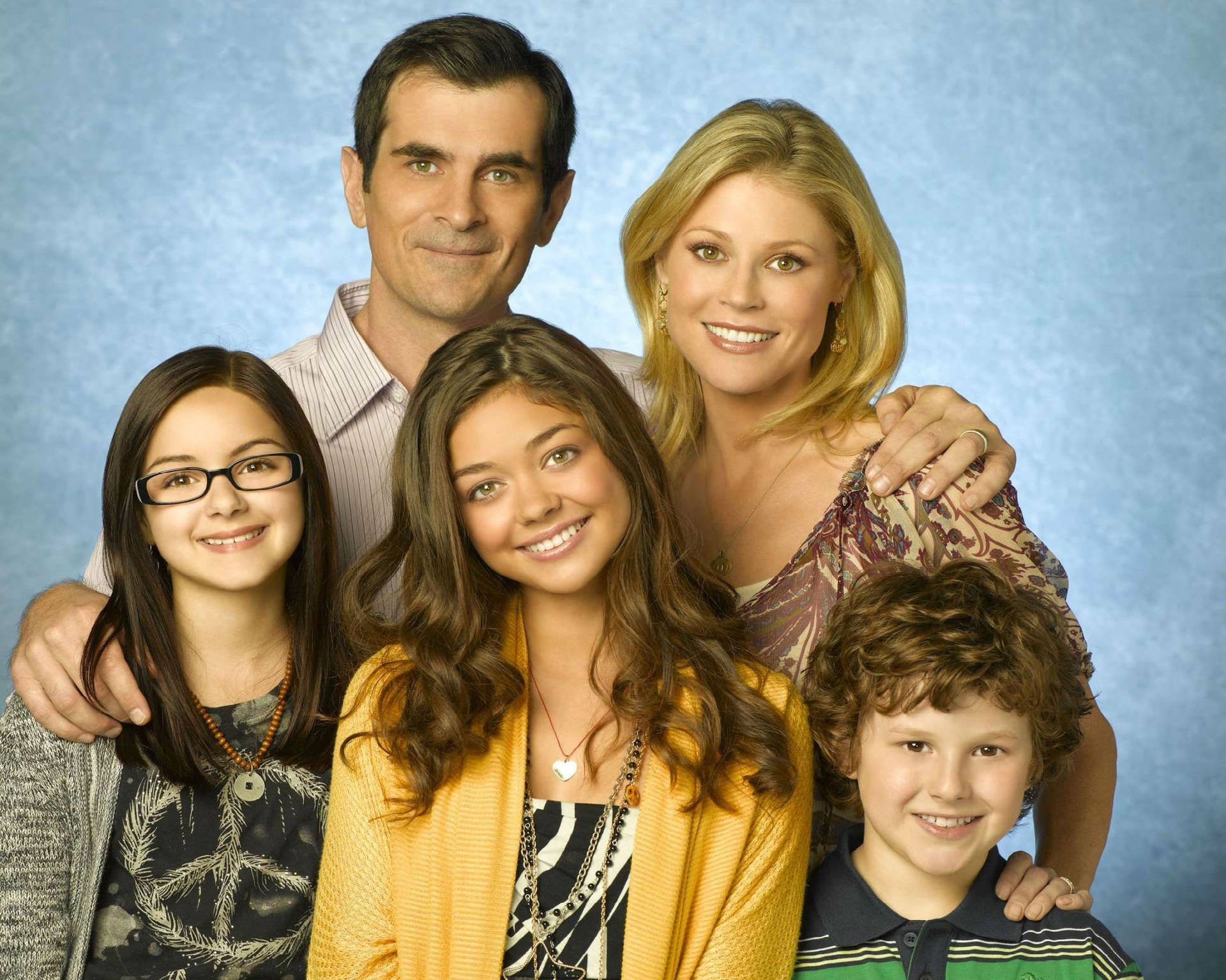 Download A Family Portrait of the Dunphys Wallpaper