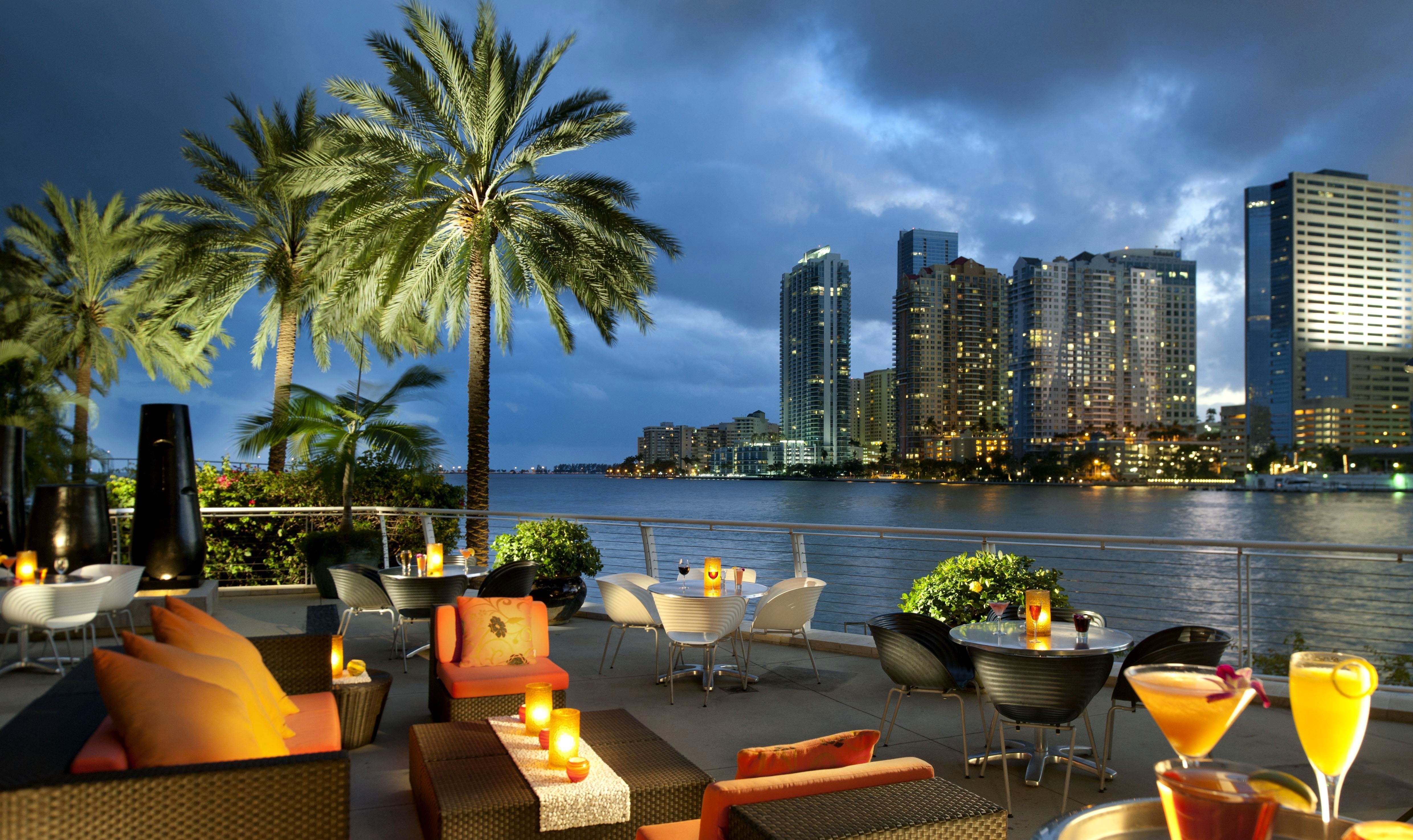 Phone wallpaper: Cities, Miami, Cafe, Palms, Usa, City, Ocean, United States, Bay, Café, Tables, Florida, Coffee Tables 86935