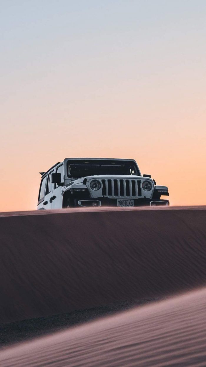 Jeep in Desert iPhone Wallpaper