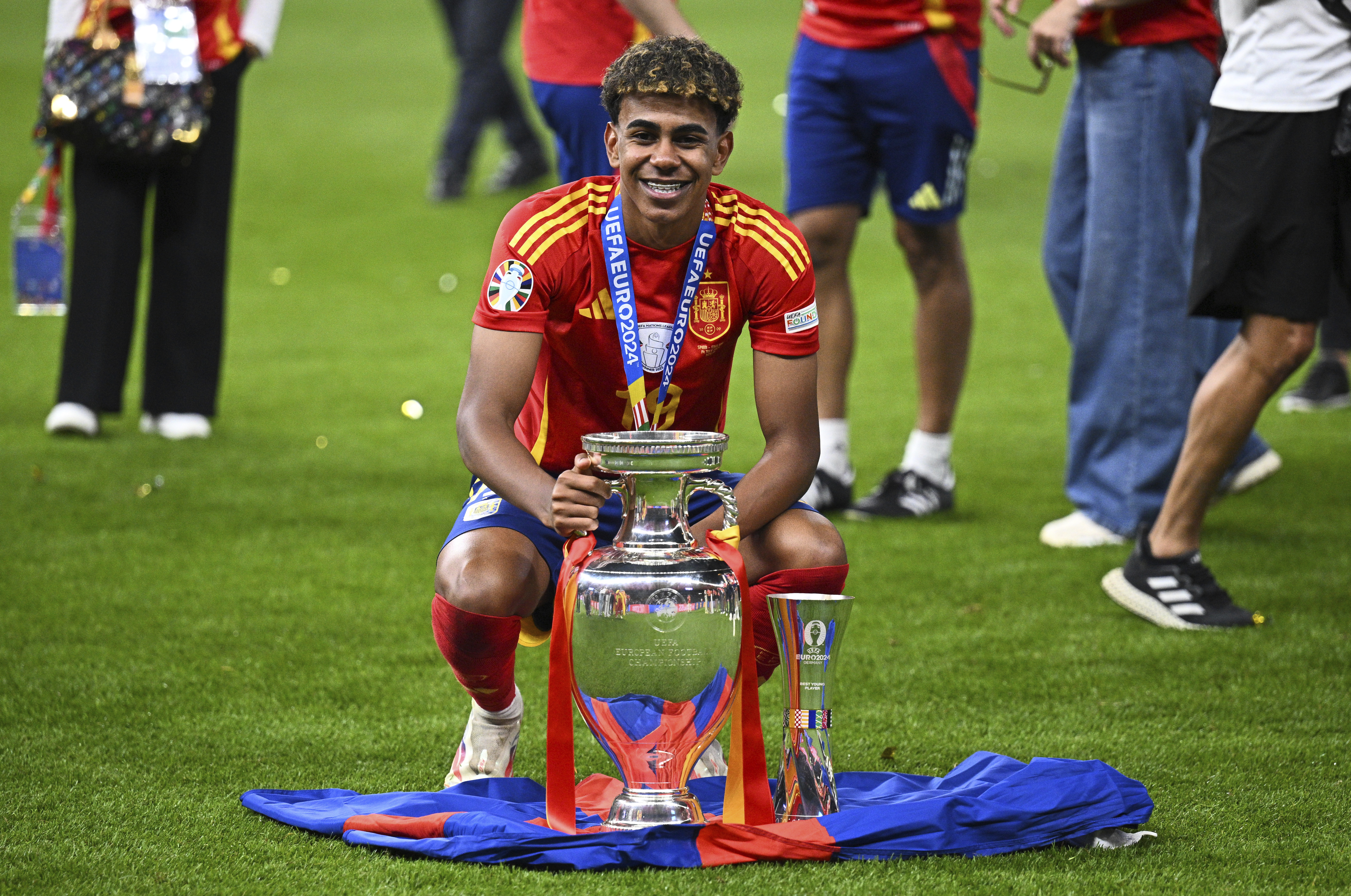 Lamine Yamal wins Euro 2024
