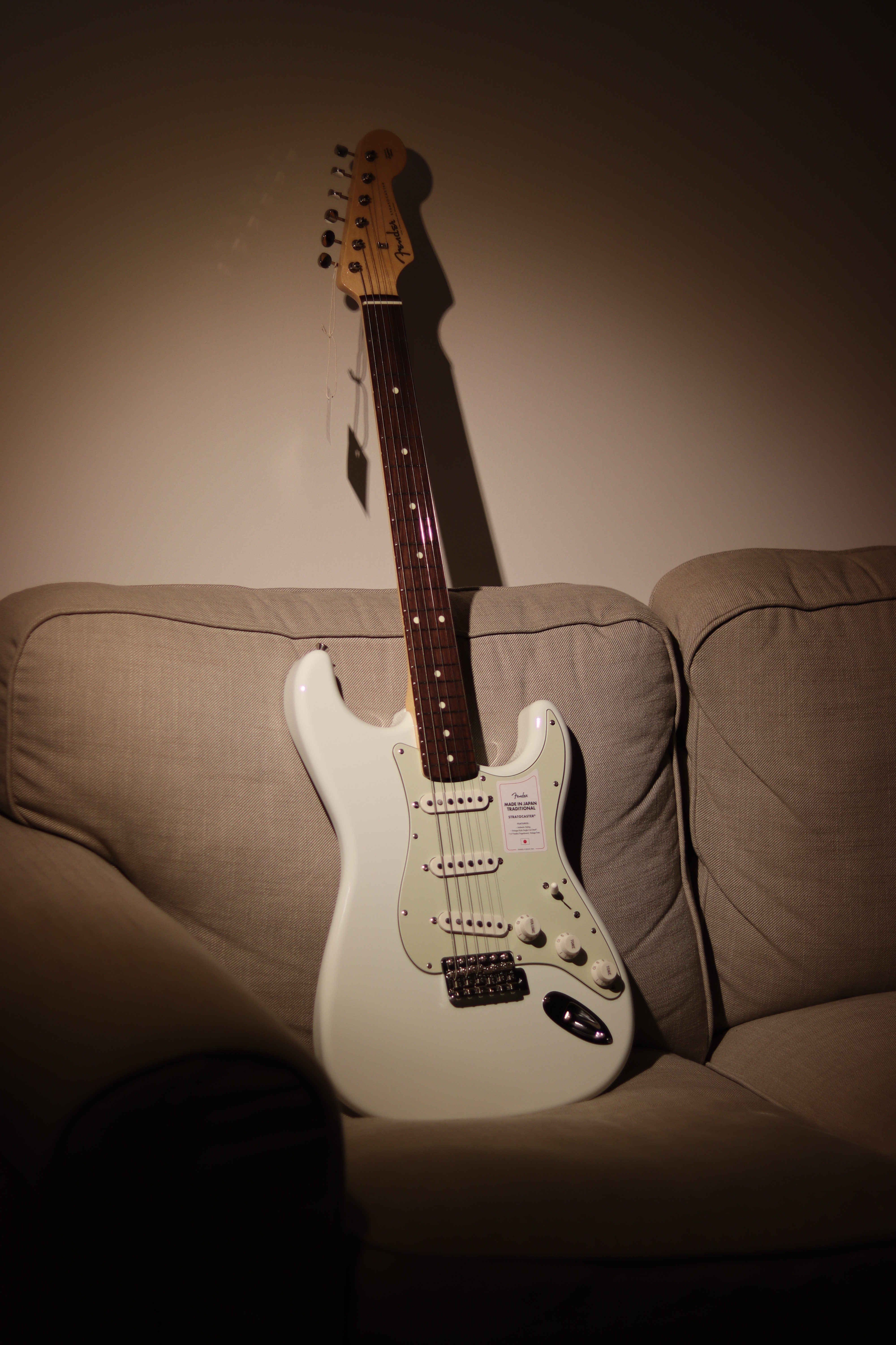 HD White Stratocaster Electric Guitar
