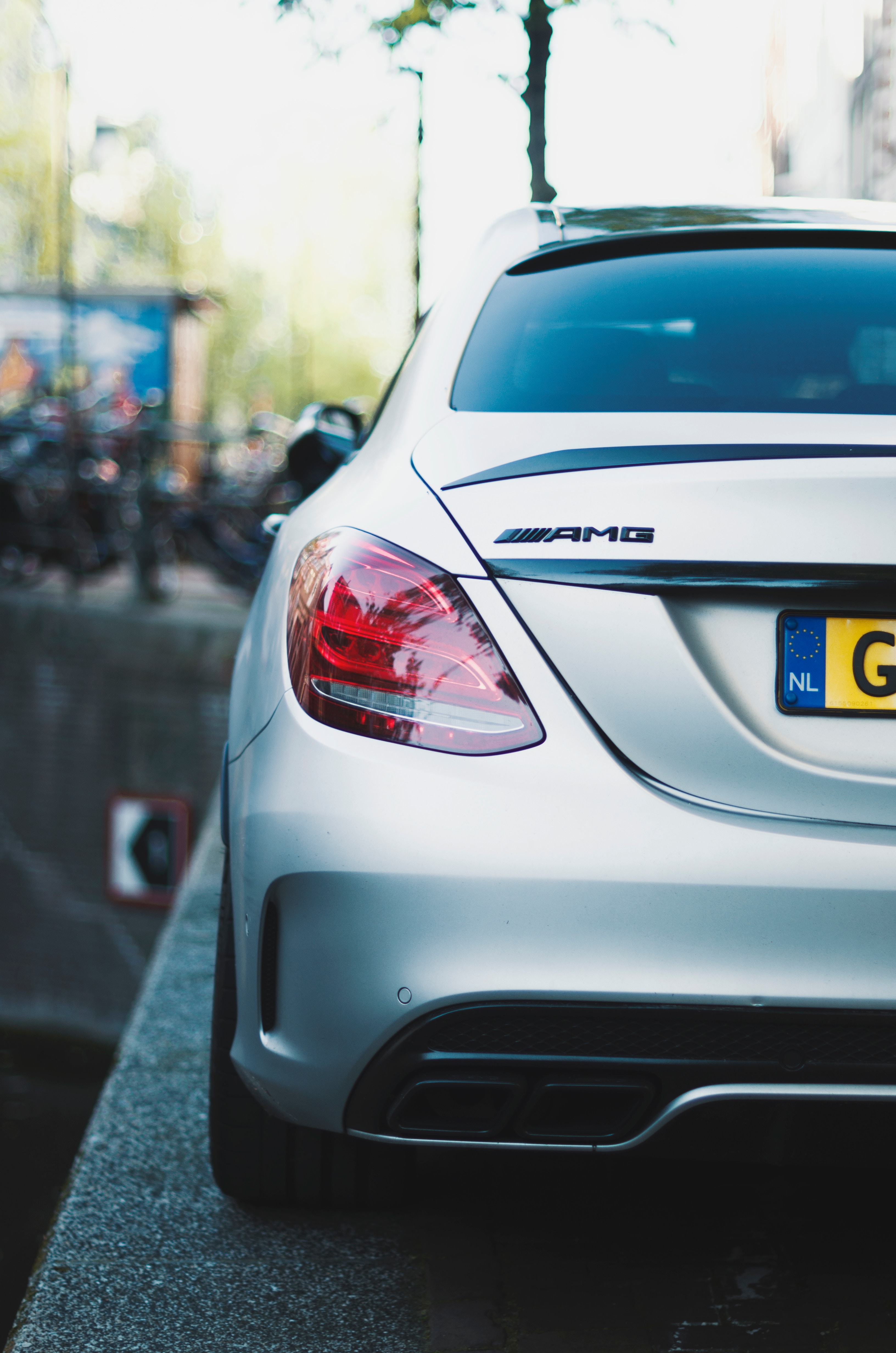 Download Mercedes Benz wallpaper