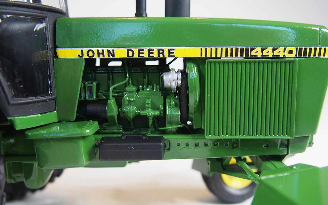 1:25 John Deere 4440