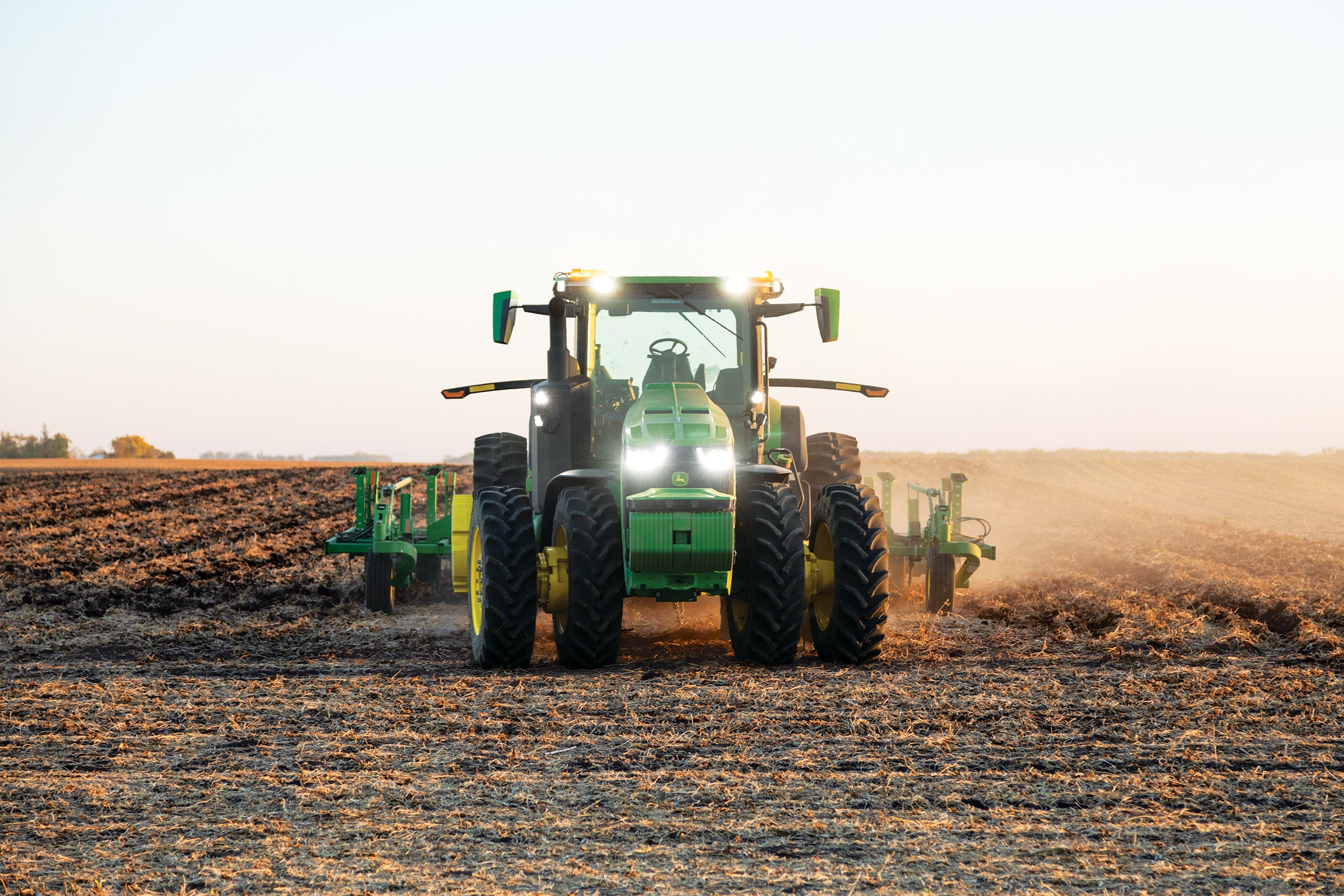 John Deere's Self Driving Tractor Stirs