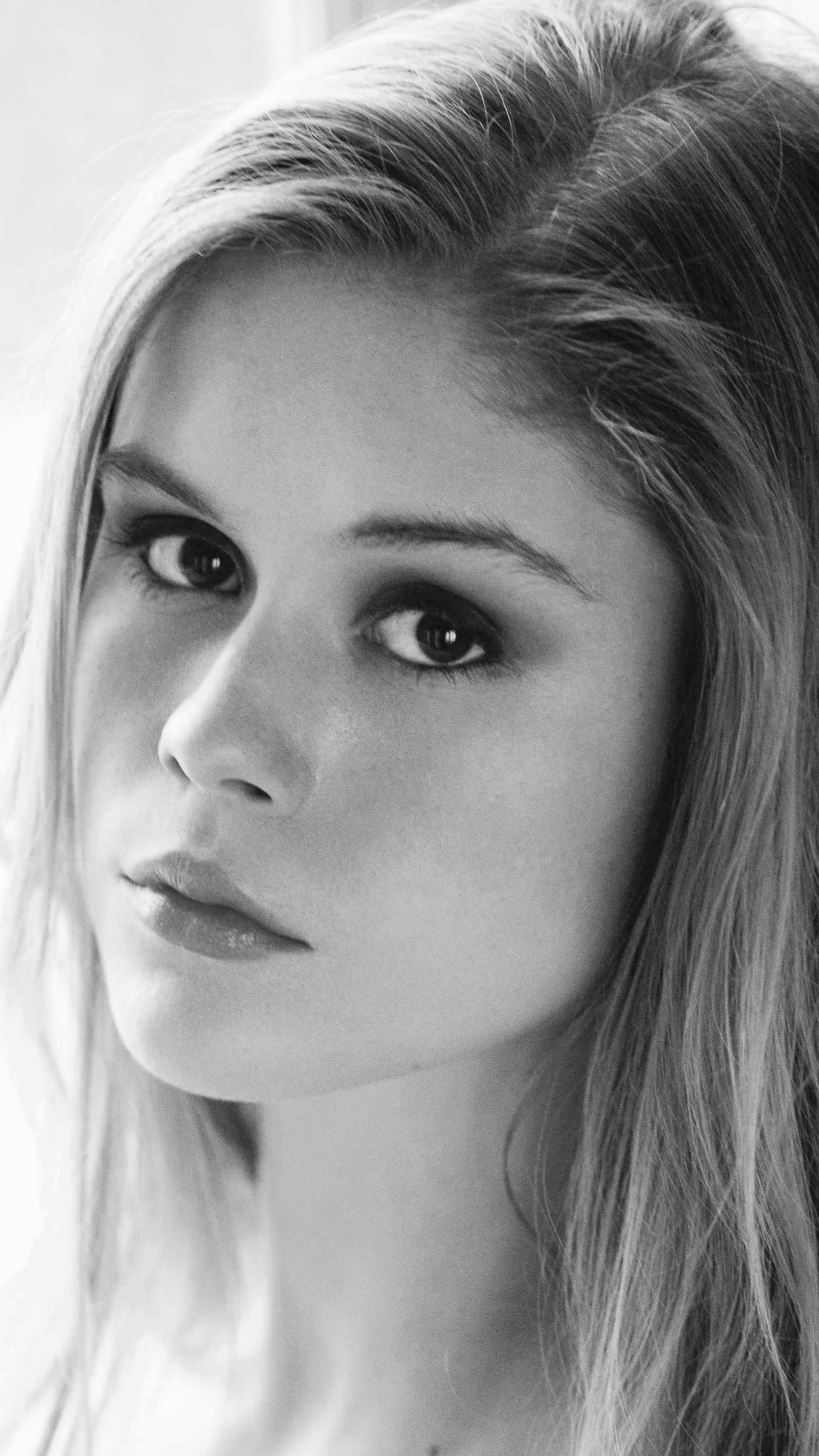 Erin Moriarty Wallpaper