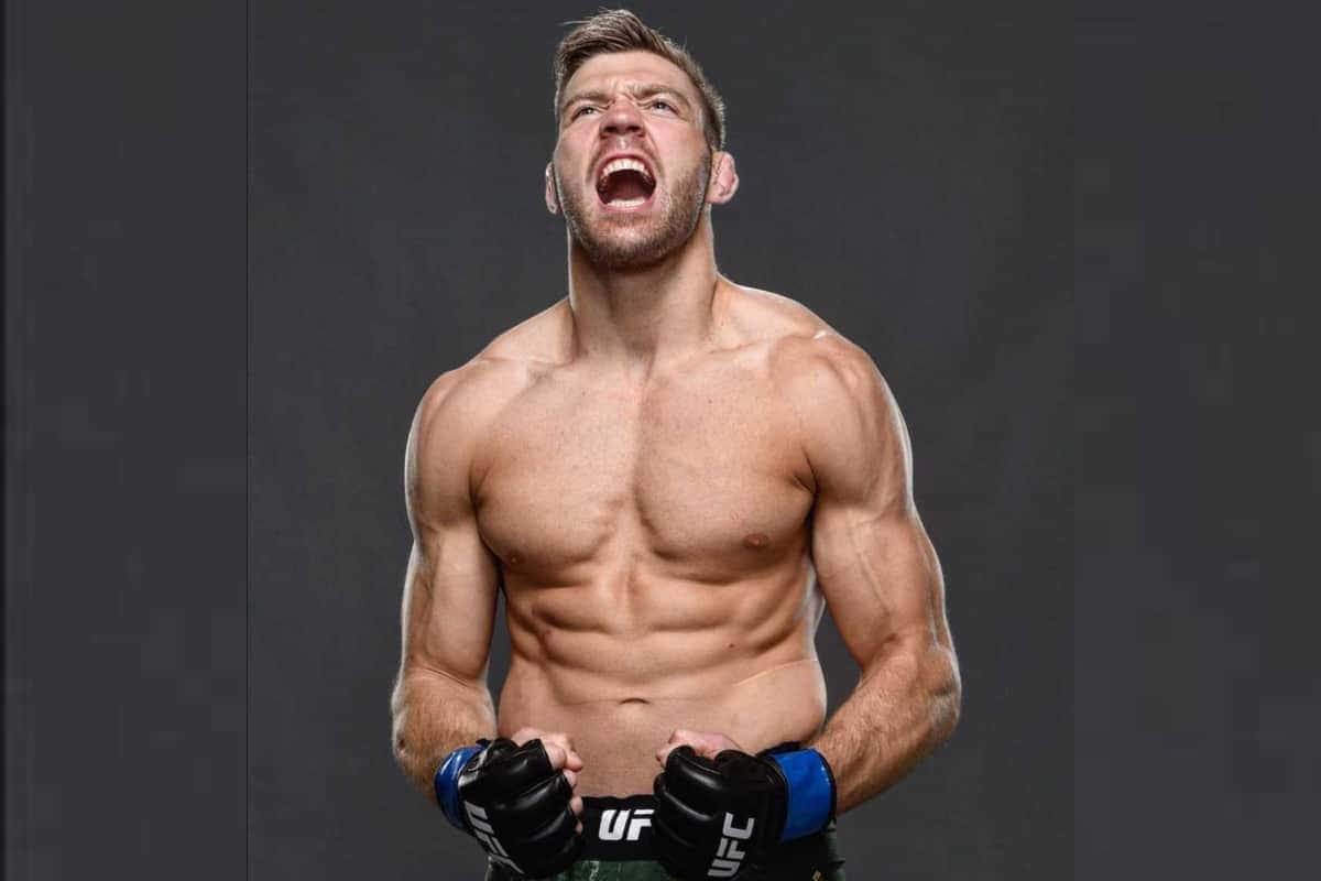 Plessis Screaming Pose Wallpaper