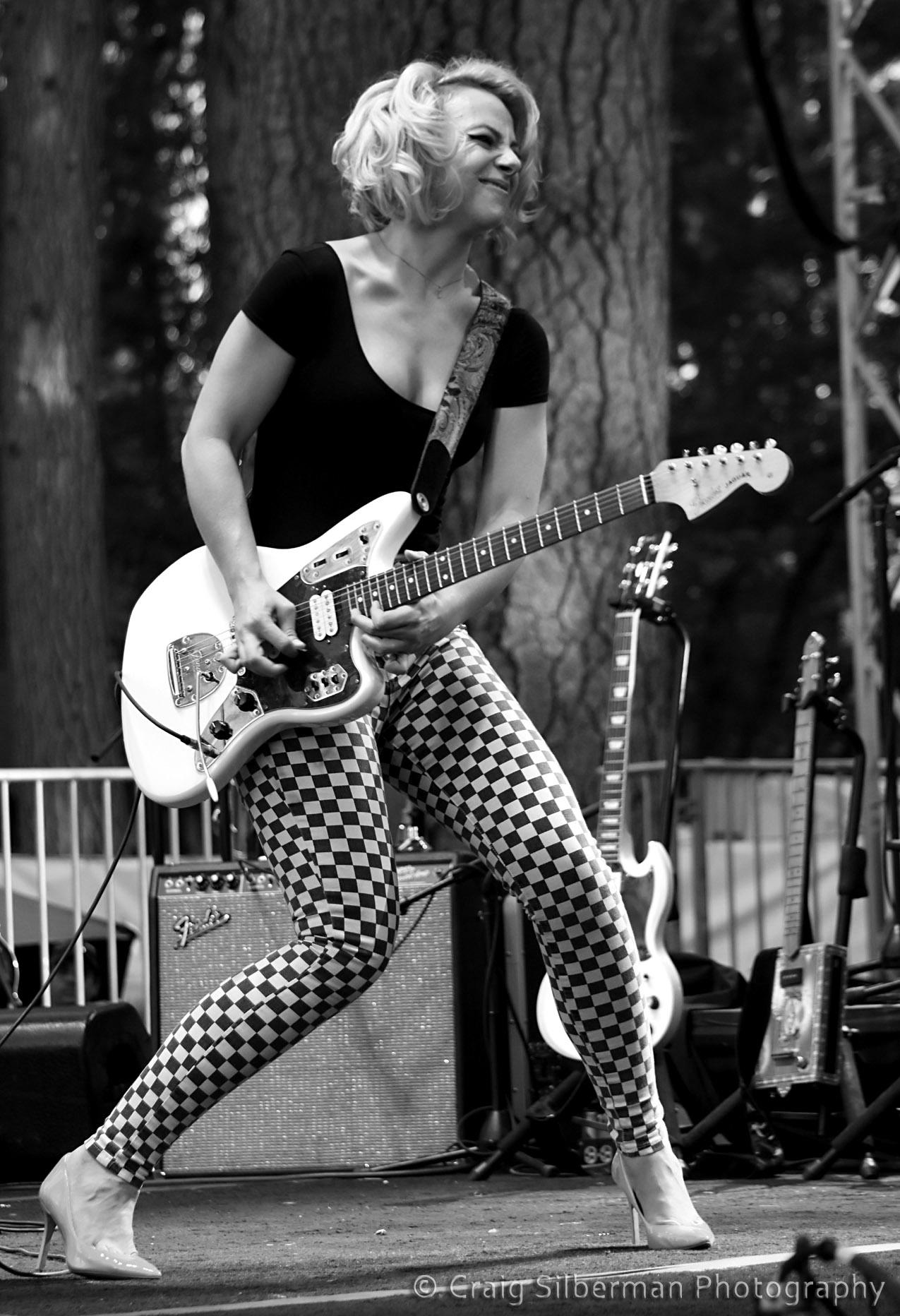 Samantha Fish ripping a guitar solo