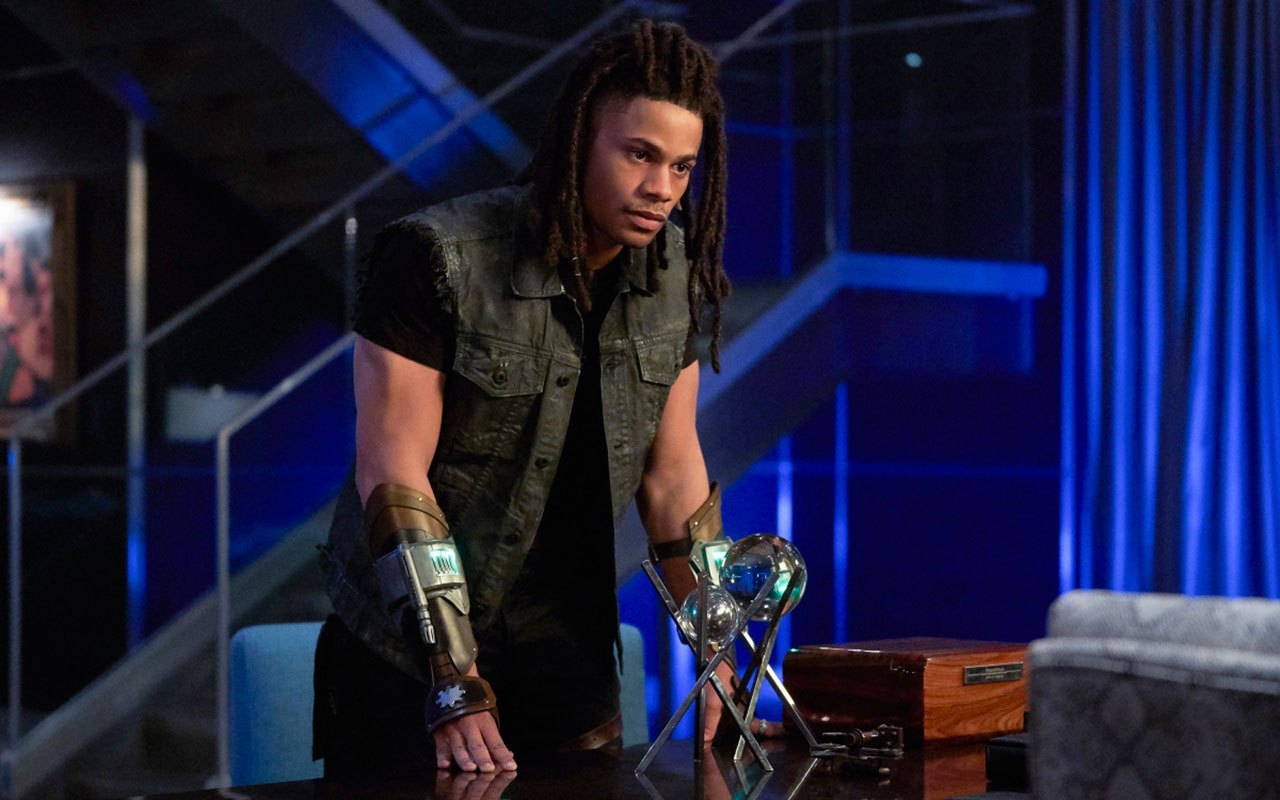 BLACK LIGHTNING: Jordan Calloway Upped