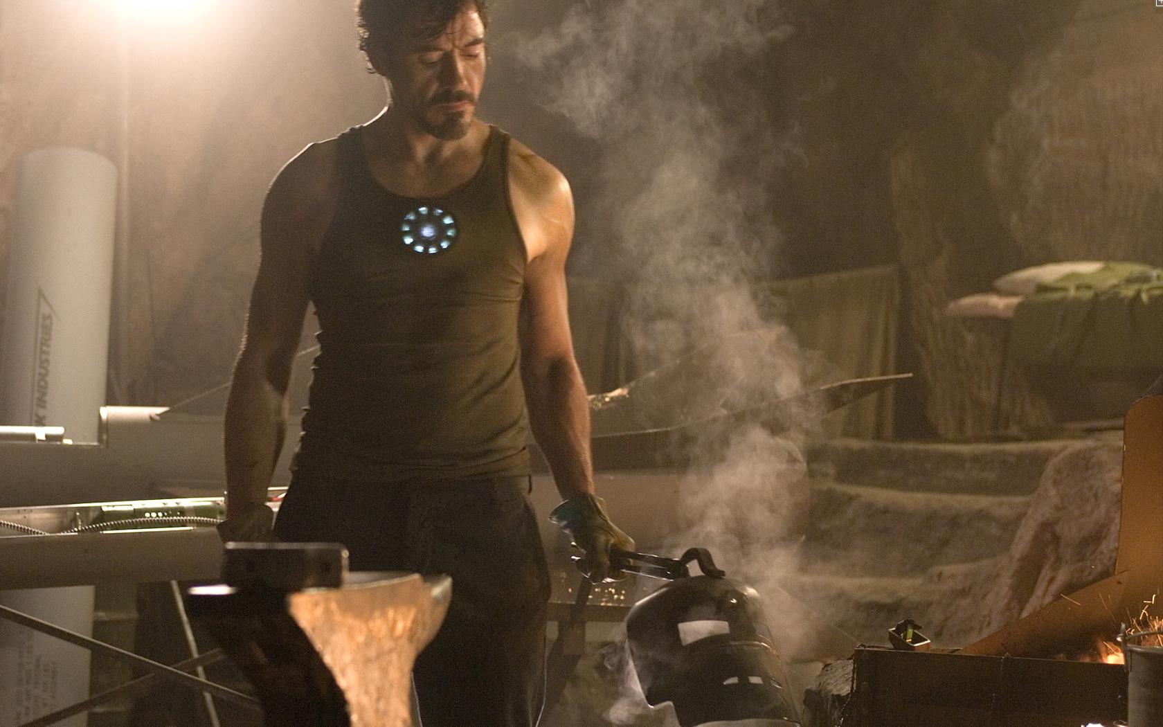 HD Wallpaper of Tony Stark in Iron Man