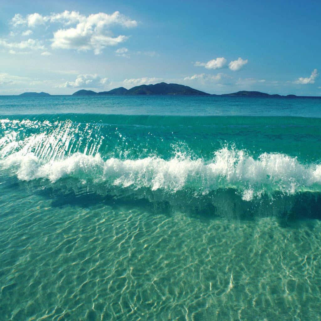 Ocean Waves Awesome iPad Wallpaper