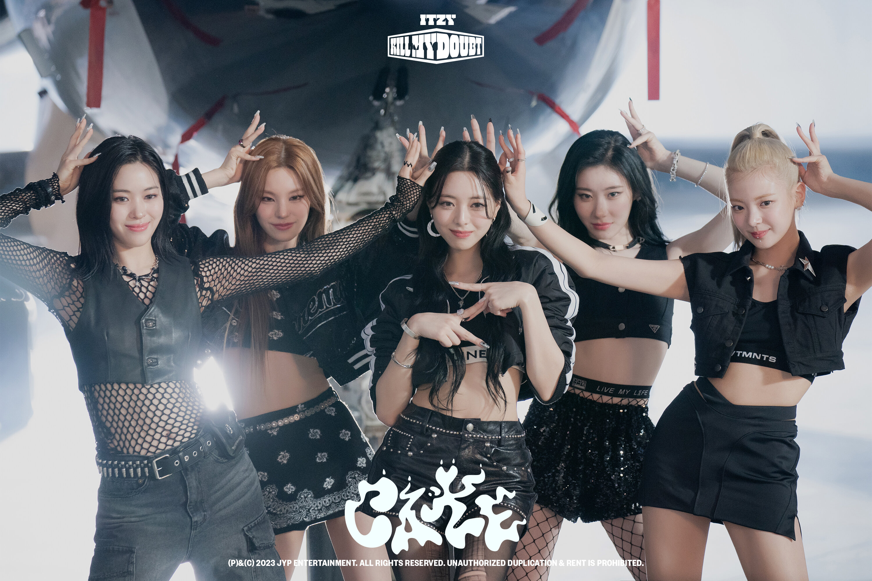 ITZY 'CAKE' MV BEHIND PHOTO