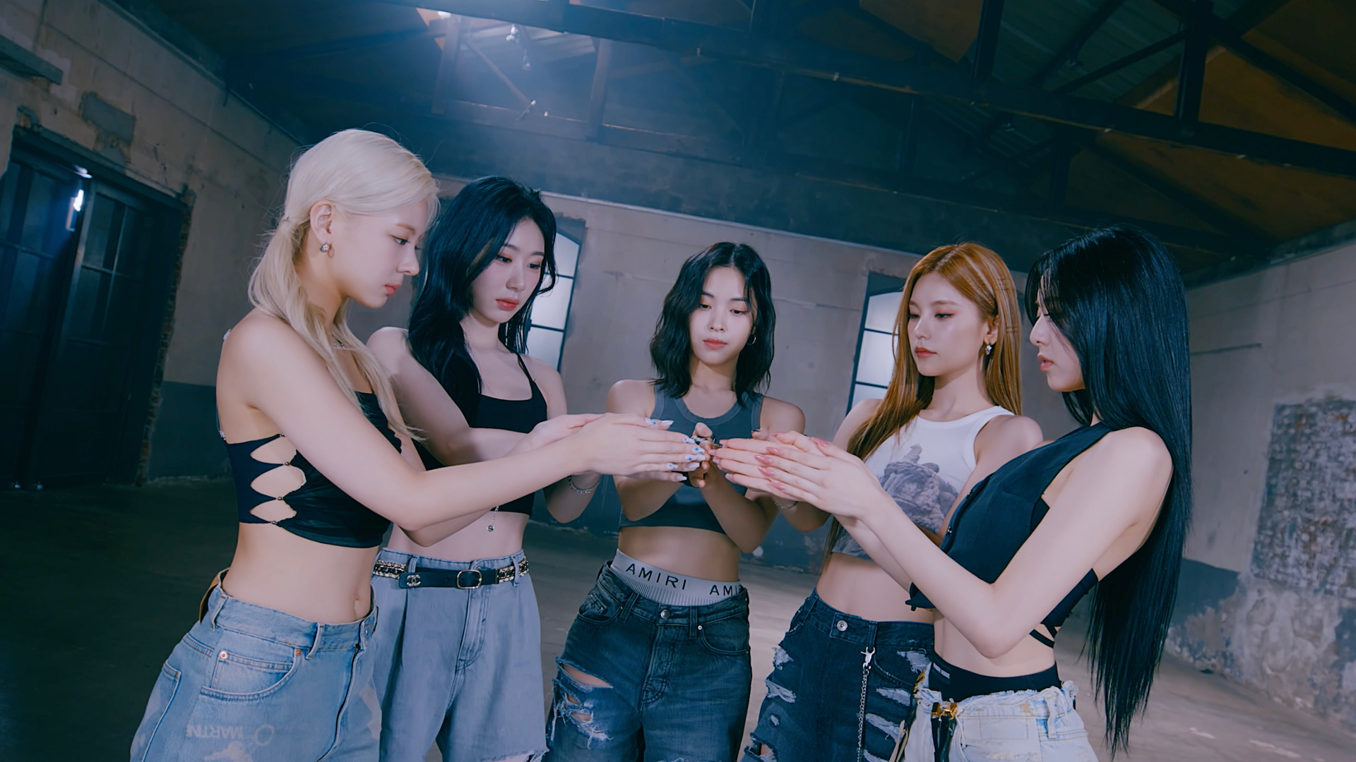 ITZY Stream ≷ CAKE