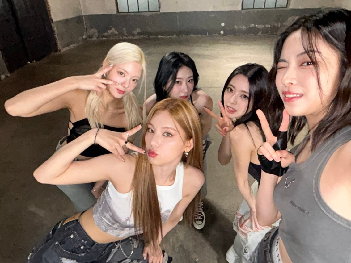 ITZY Twitter Update - 'CAKE